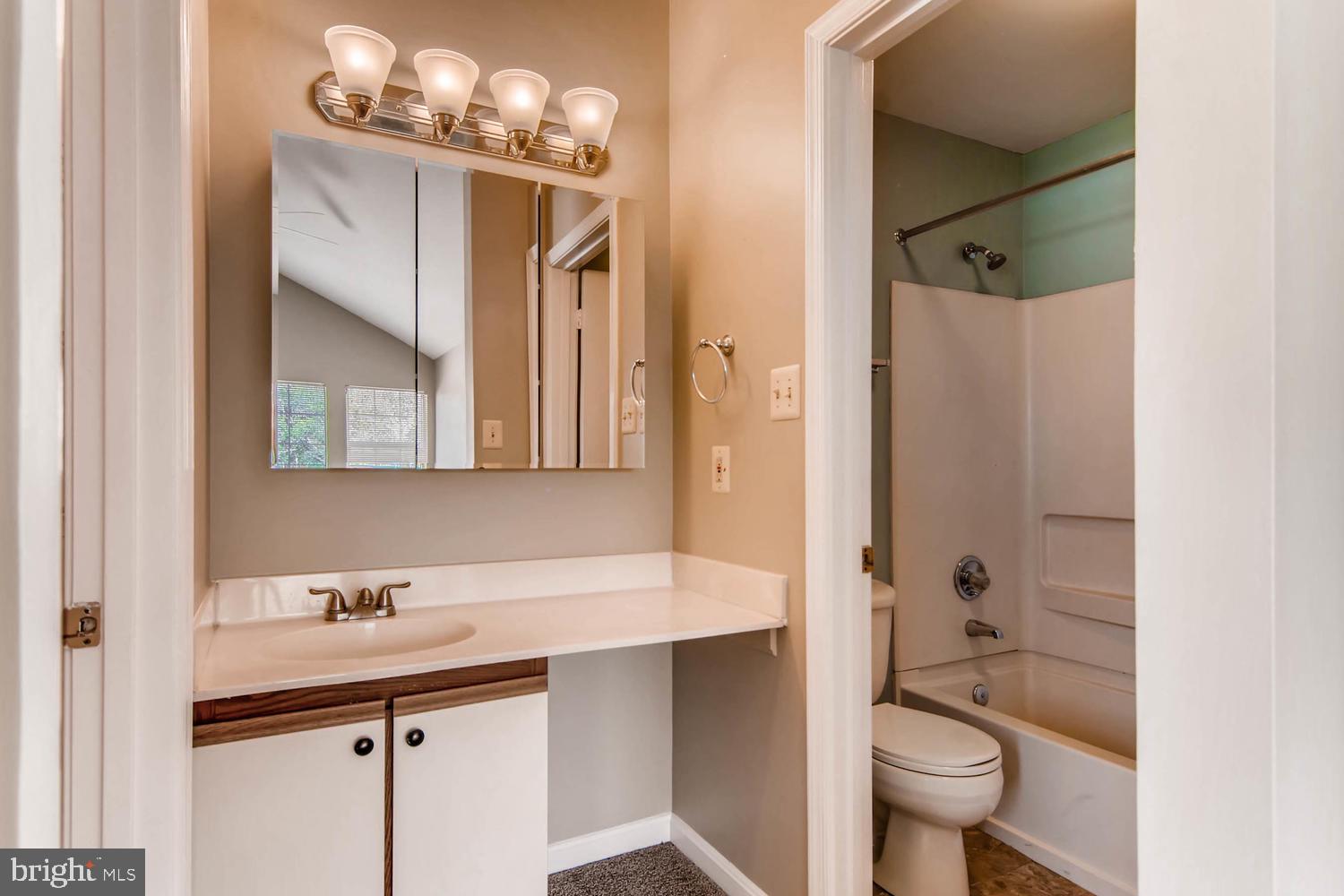 MONTGOMERY RUN - Residential Lease