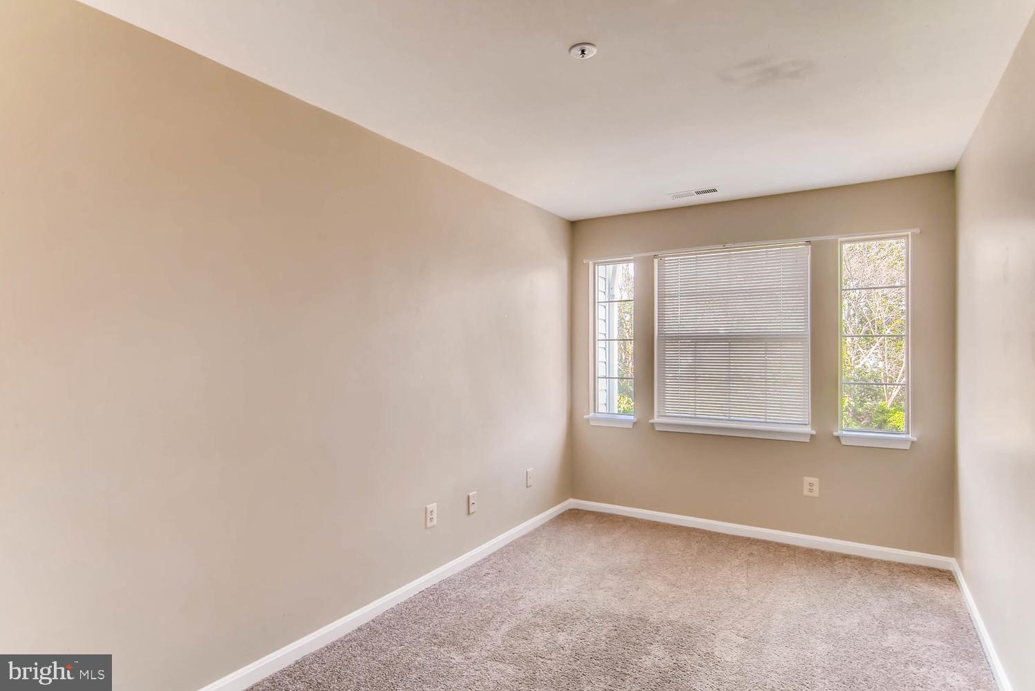 MONTGOMERY RUN - Residential Lease