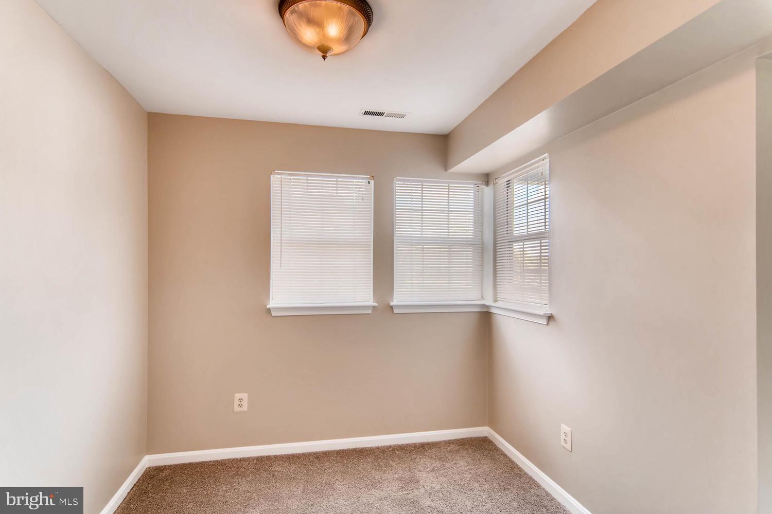 MONTGOMERY RUN - Residential Lease