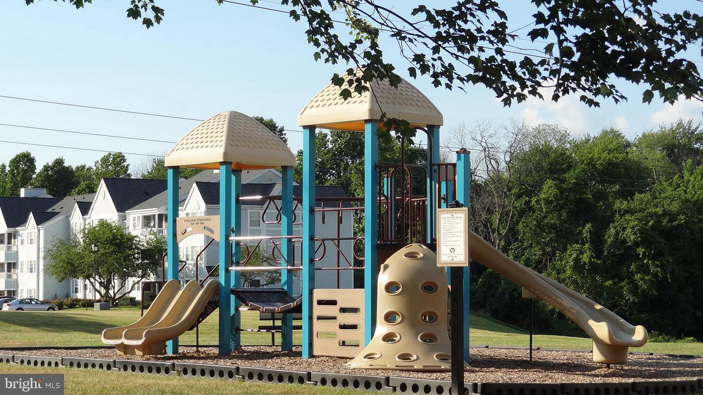 MONTGOMERY RUN - Residential Lease