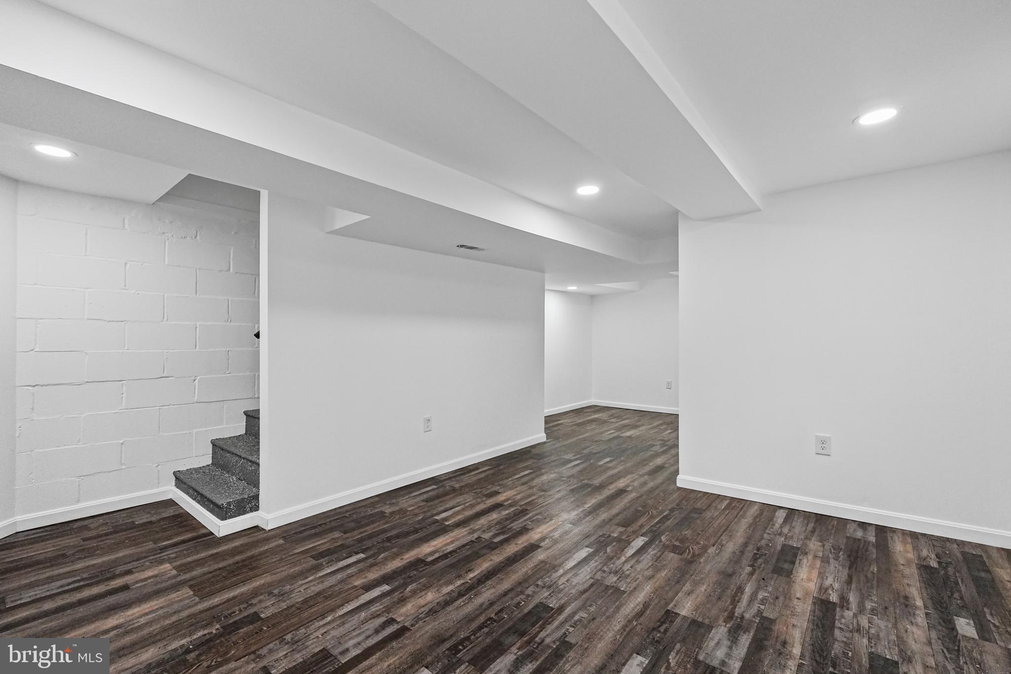 DUNDALK VILLAGE - Residential