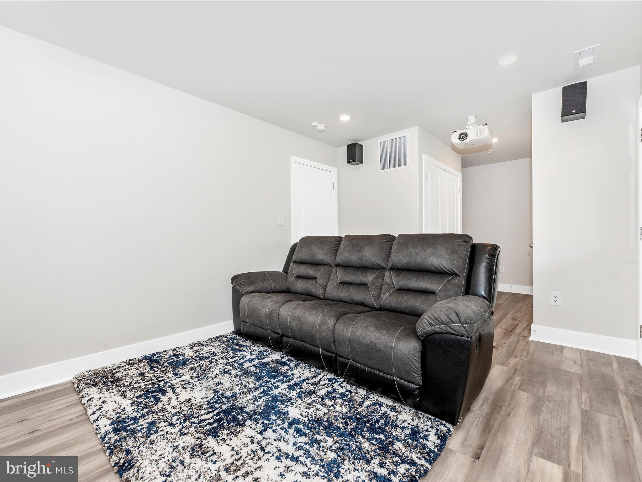 WATER'S LANDING - Residential