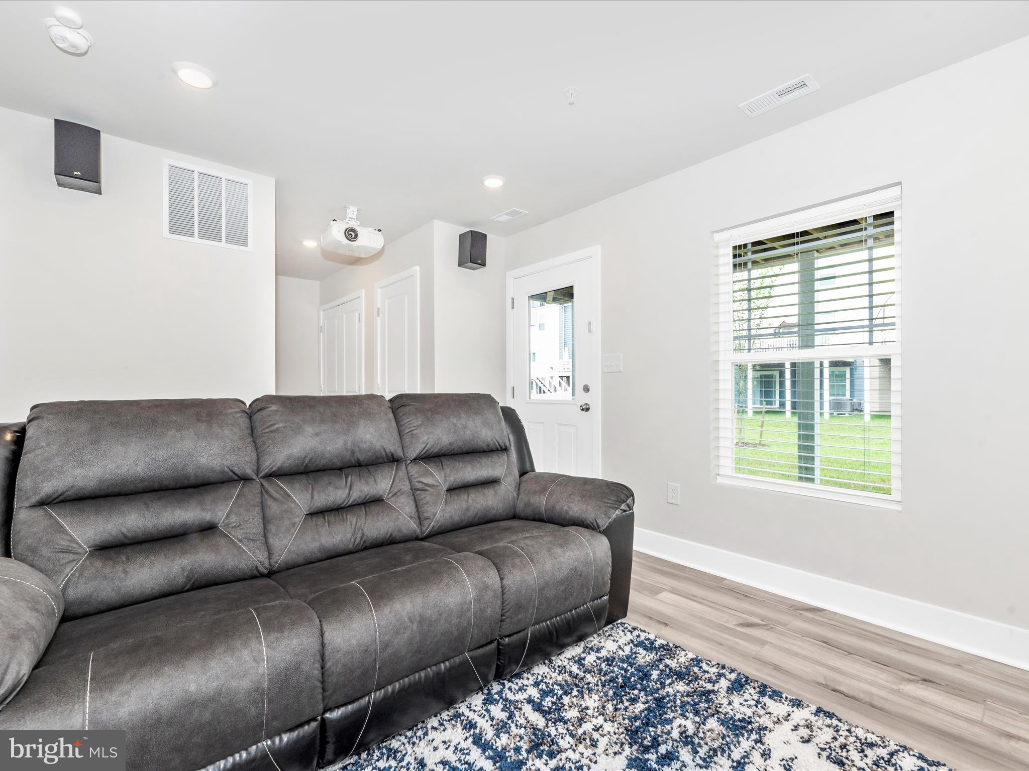 WATER'S LANDING - Residential