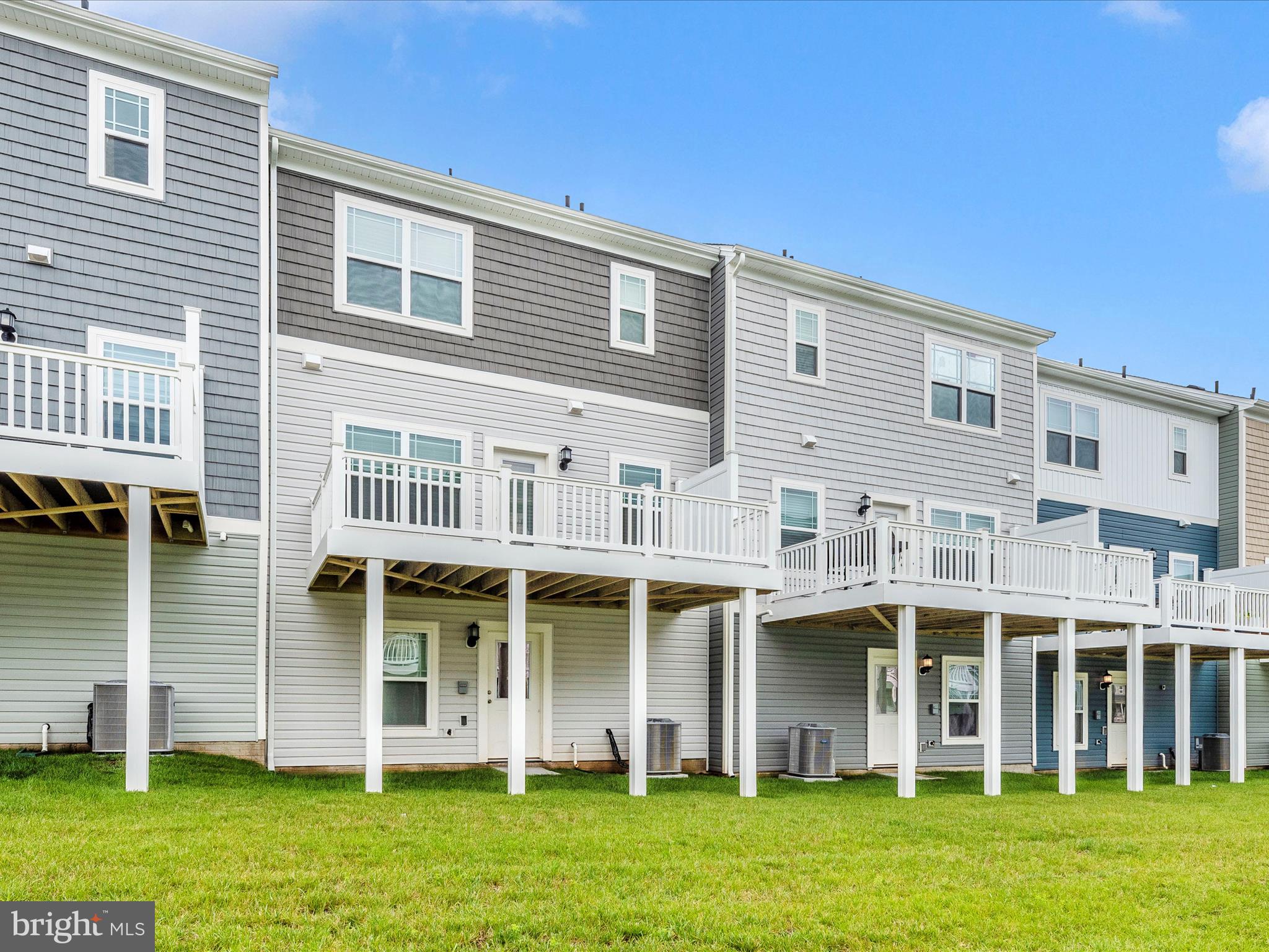 WATER'S LANDING - Residential