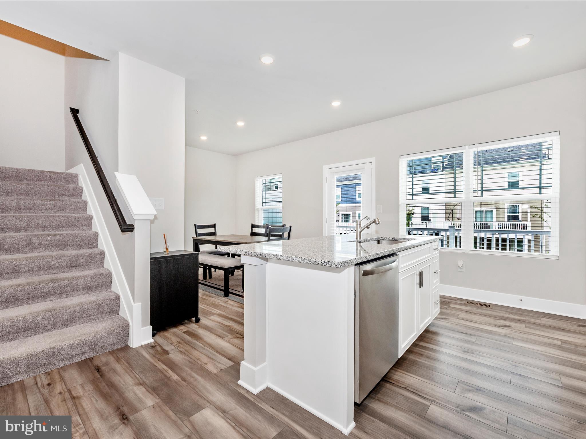 WATER'S LANDING - Residential