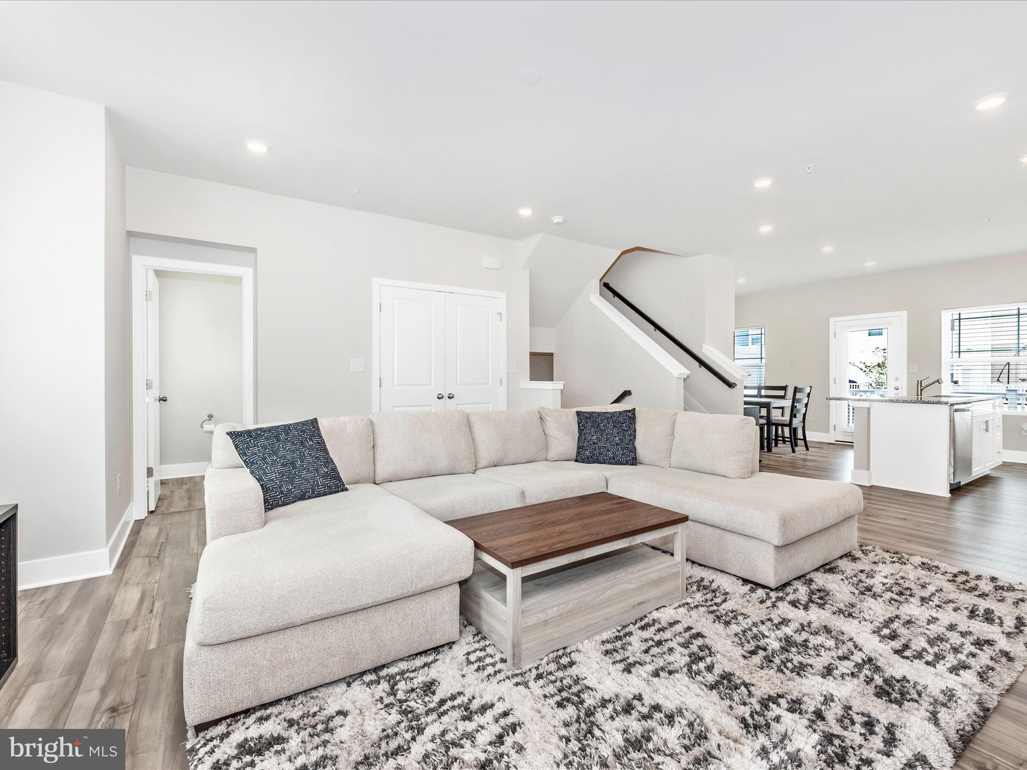 WATER'S LANDING - Residential