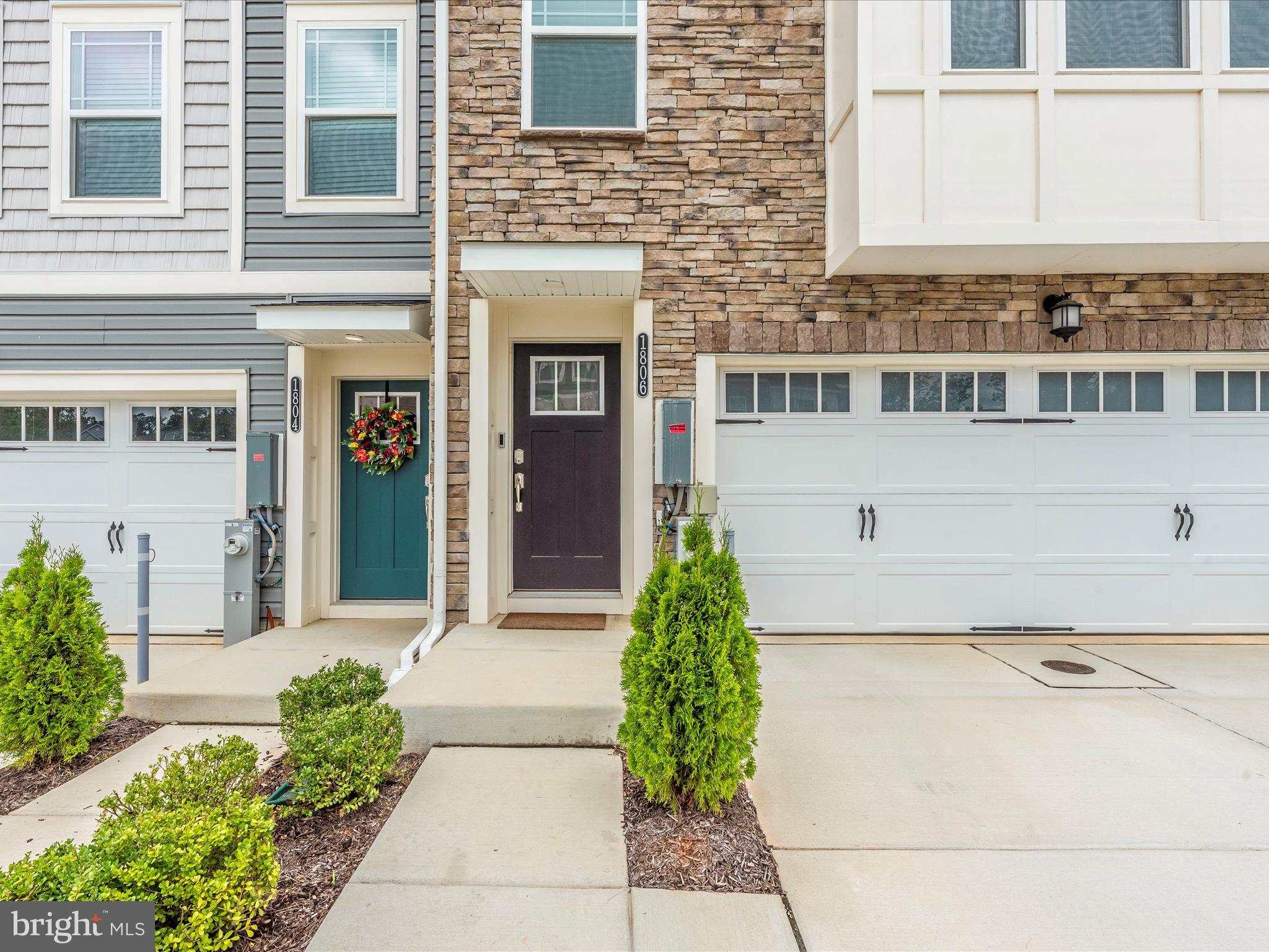 WATER'S LANDING - Residential