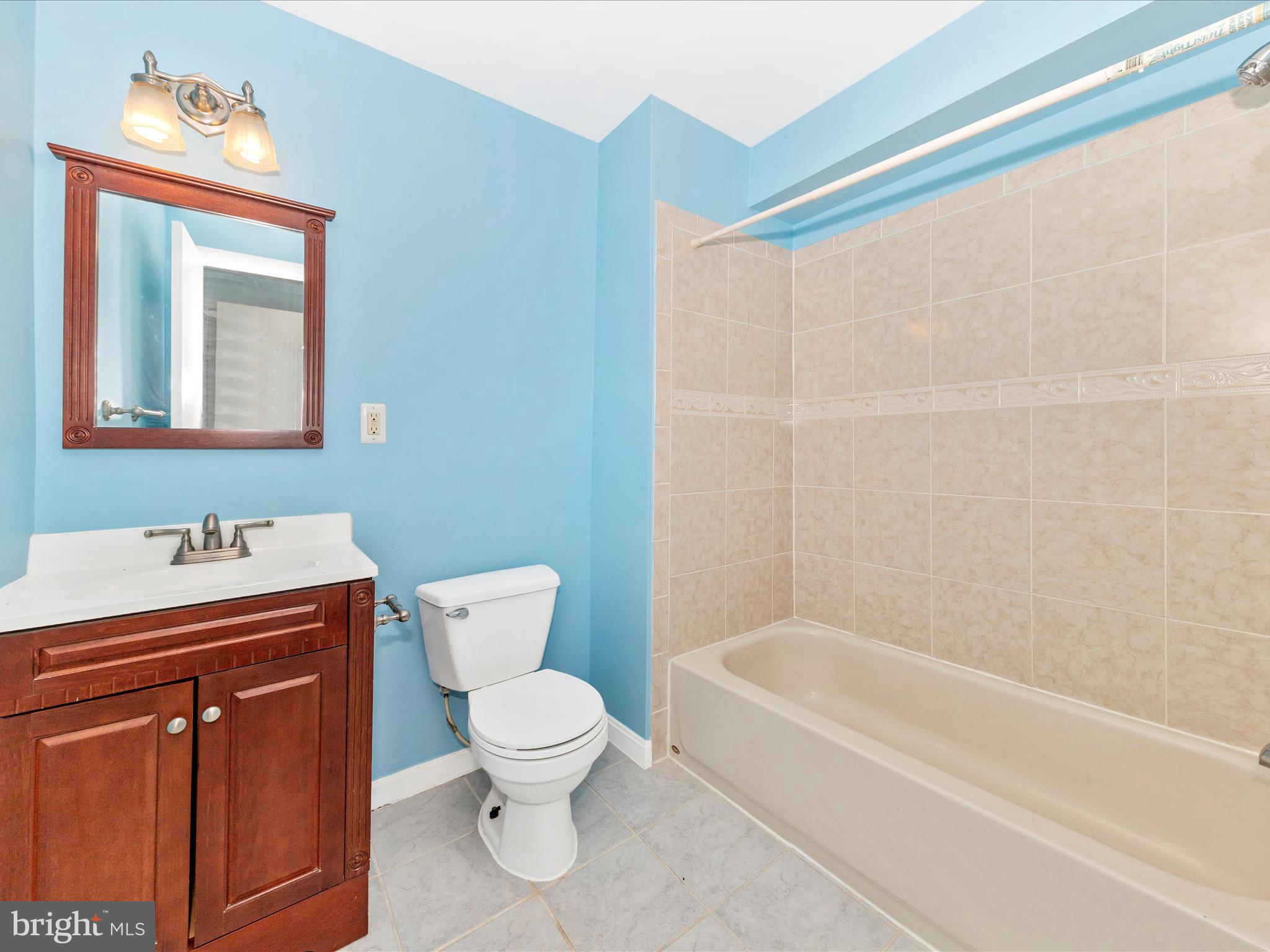 DUMONT OAKS - Residential