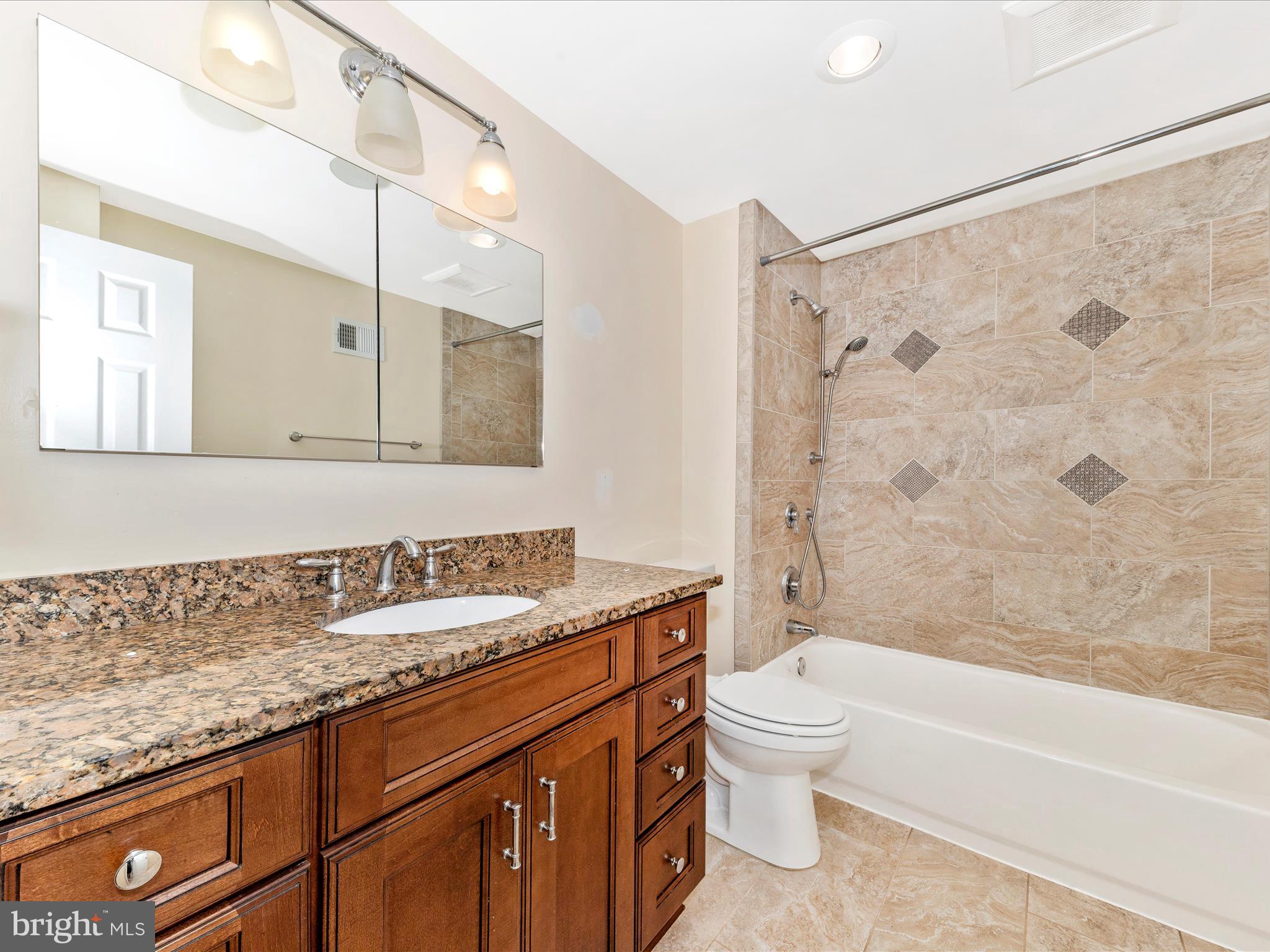 DUMONT OAKS - Residential