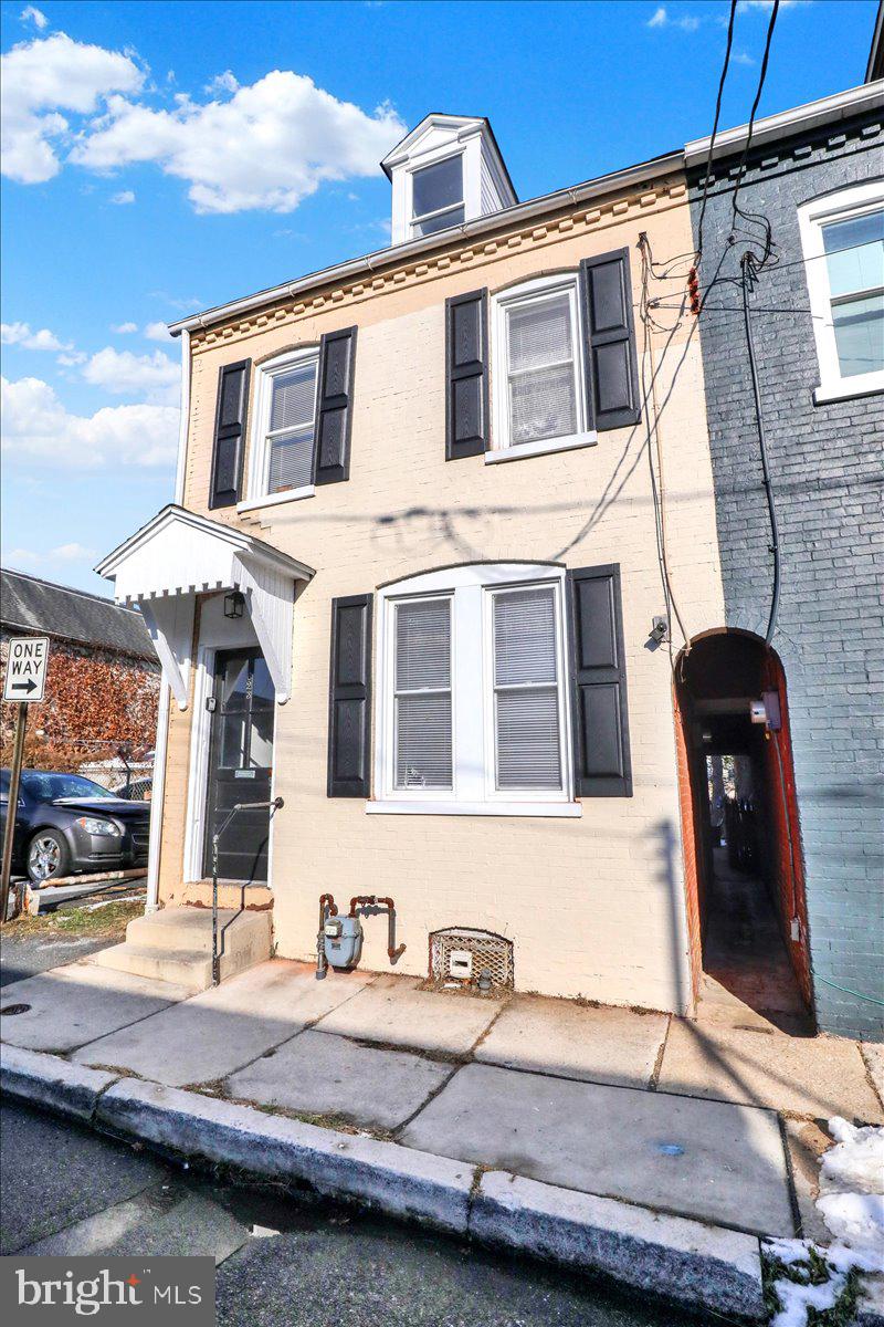 623 BAY STREET