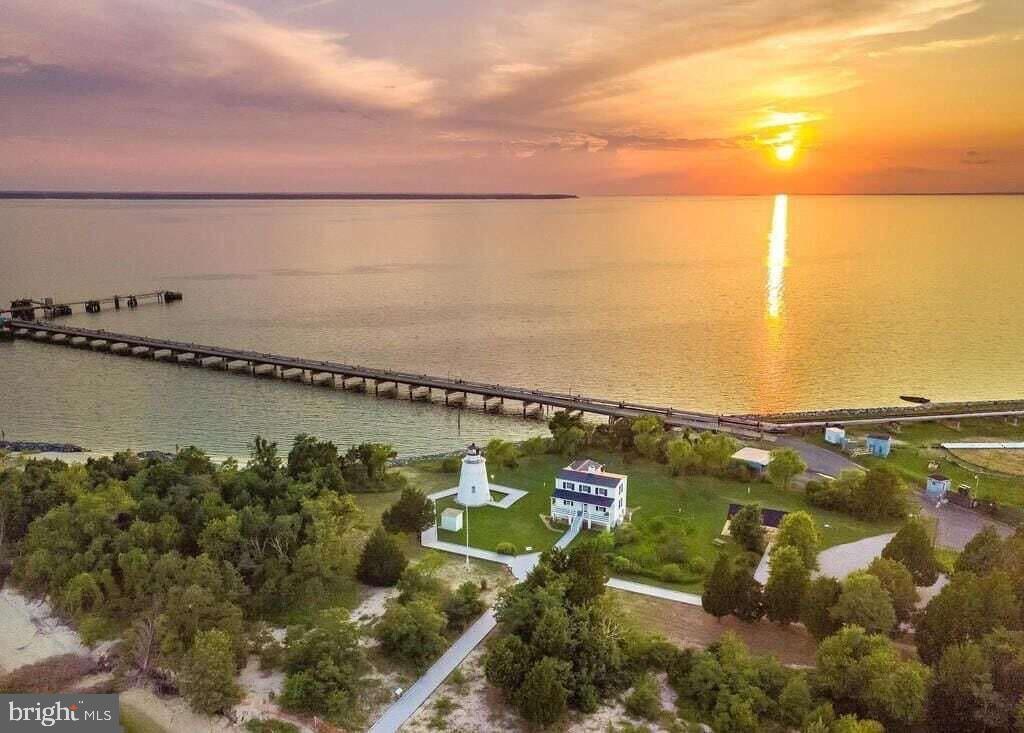 PINEY POINT HOMES - Residential Lease