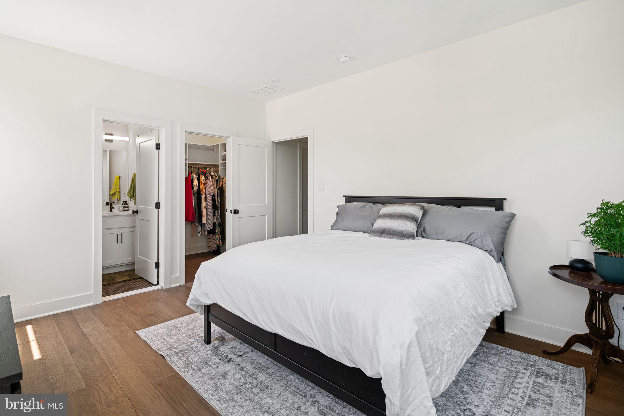 ROXBOROUGH - Residential