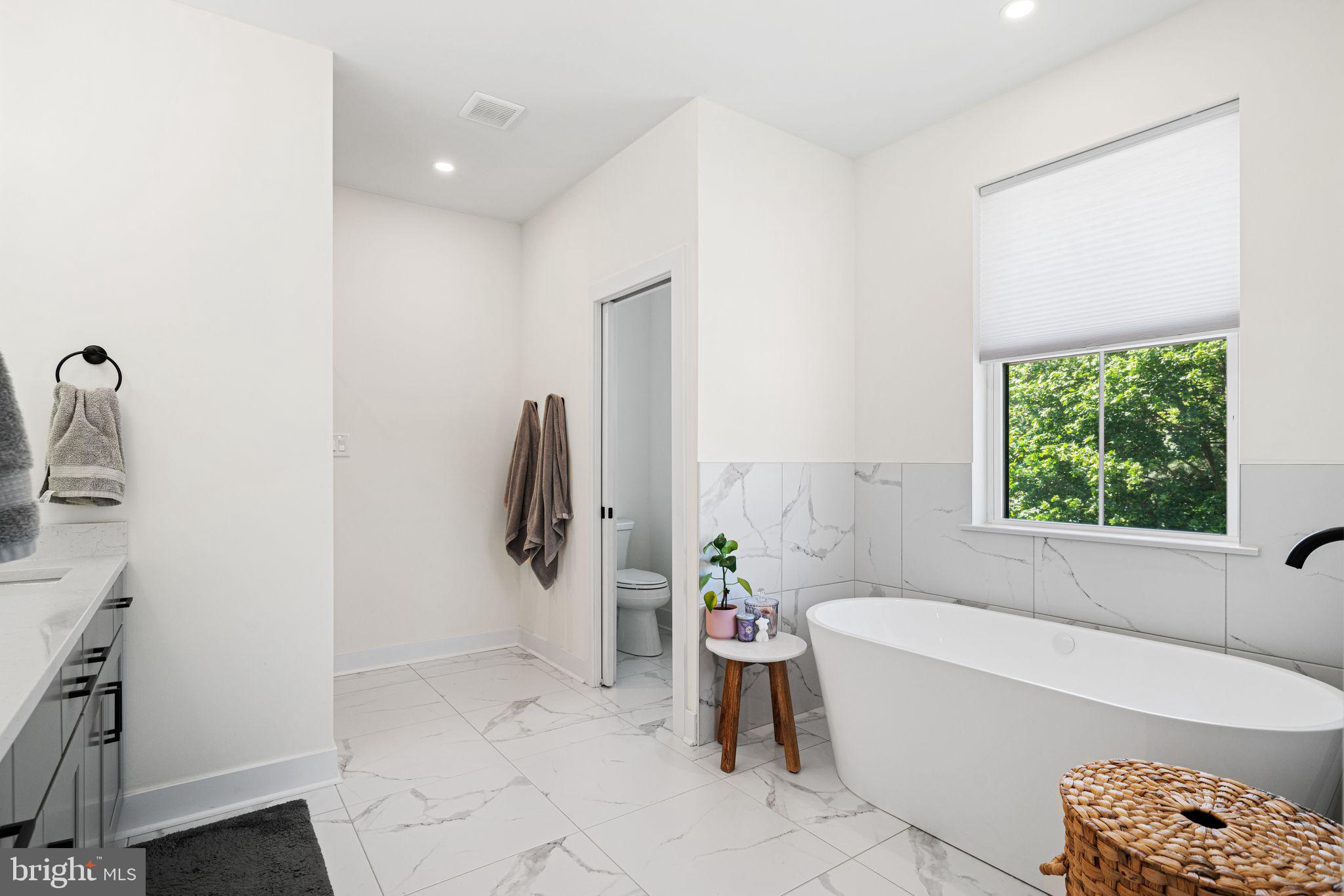 ROXBOROUGH - Residential