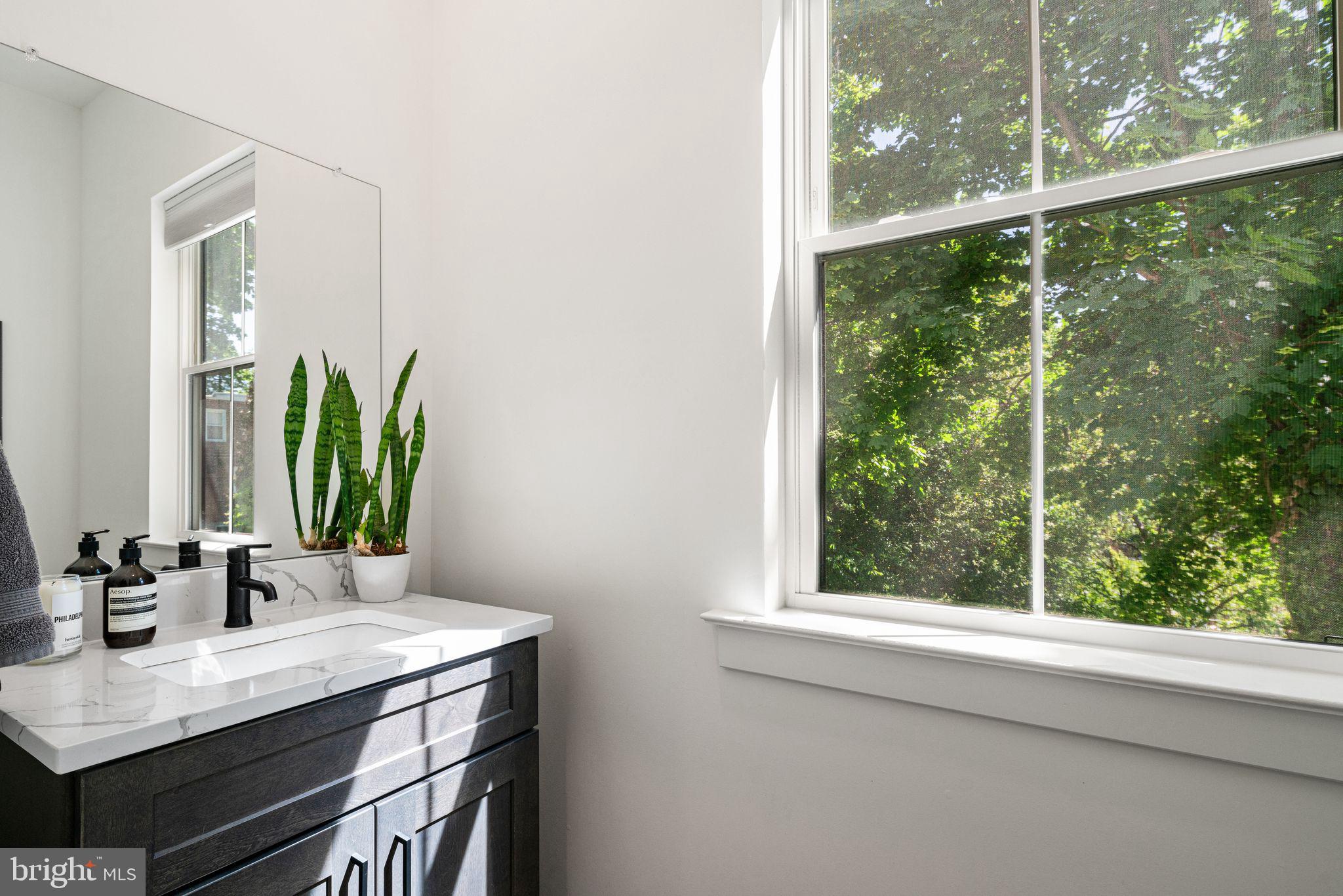 ROXBOROUGH - Residential