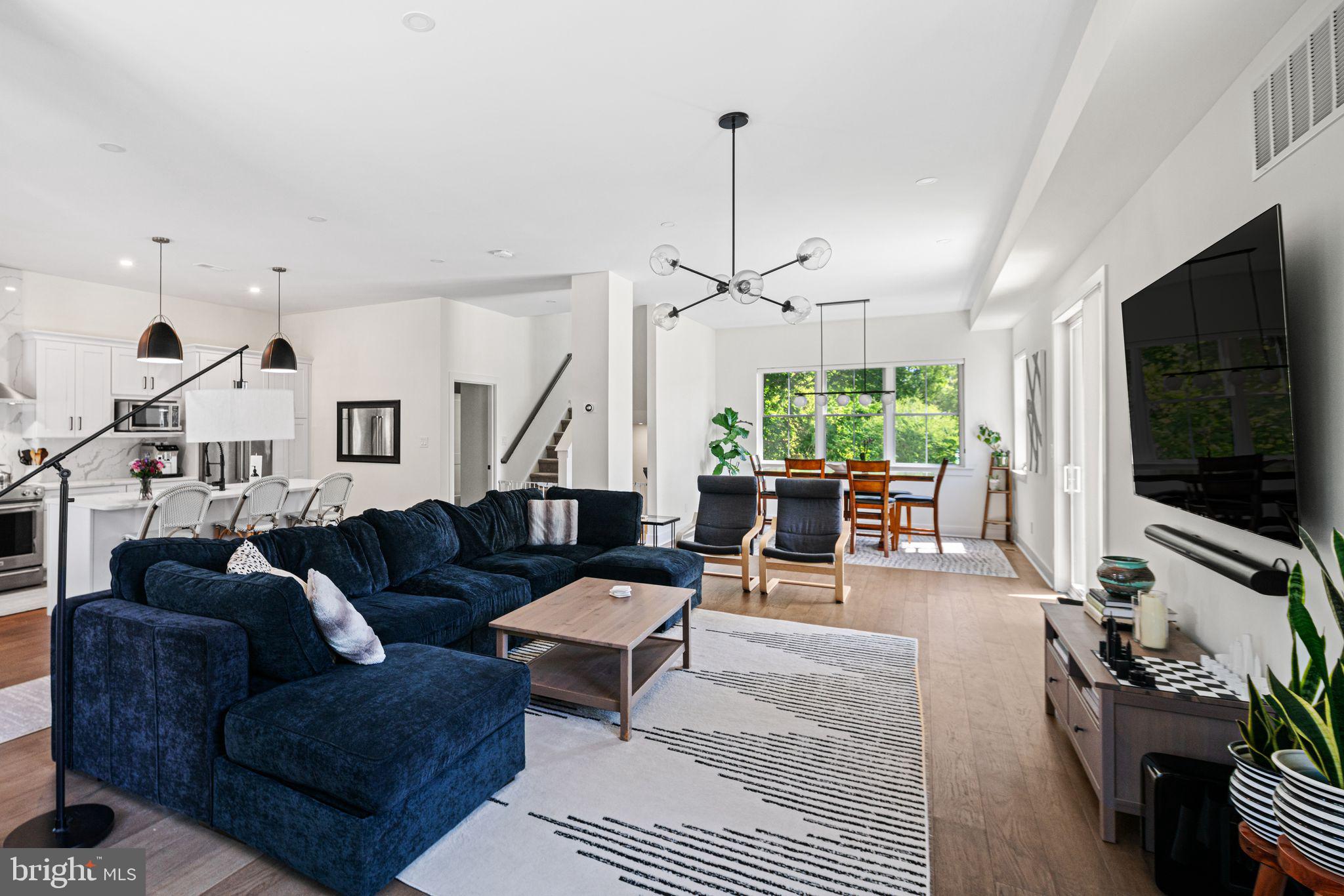 ROXBOROUGH - Residential