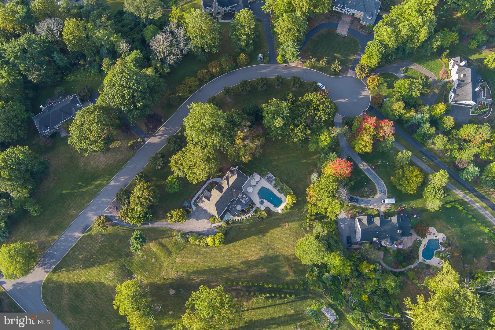 5 HONEYSUCKLE COURT