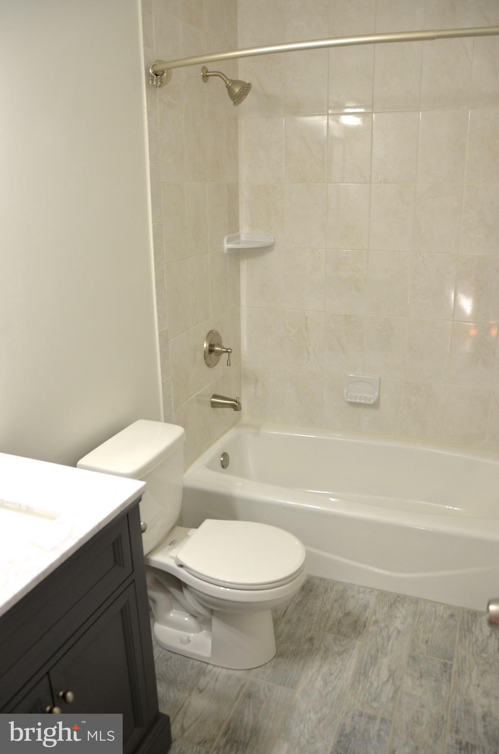 WOODLAND BEACH - Residential Lease