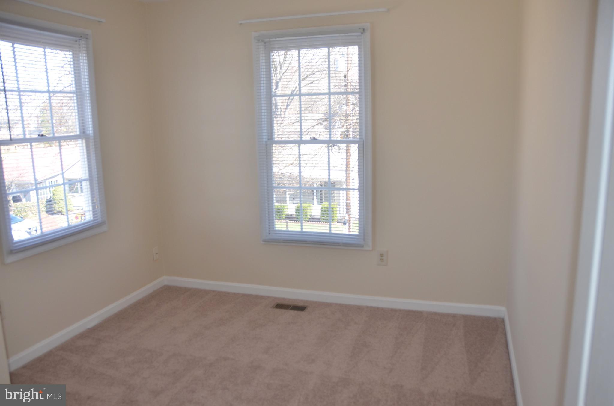 WOODLAND BEACH - Residential Lease