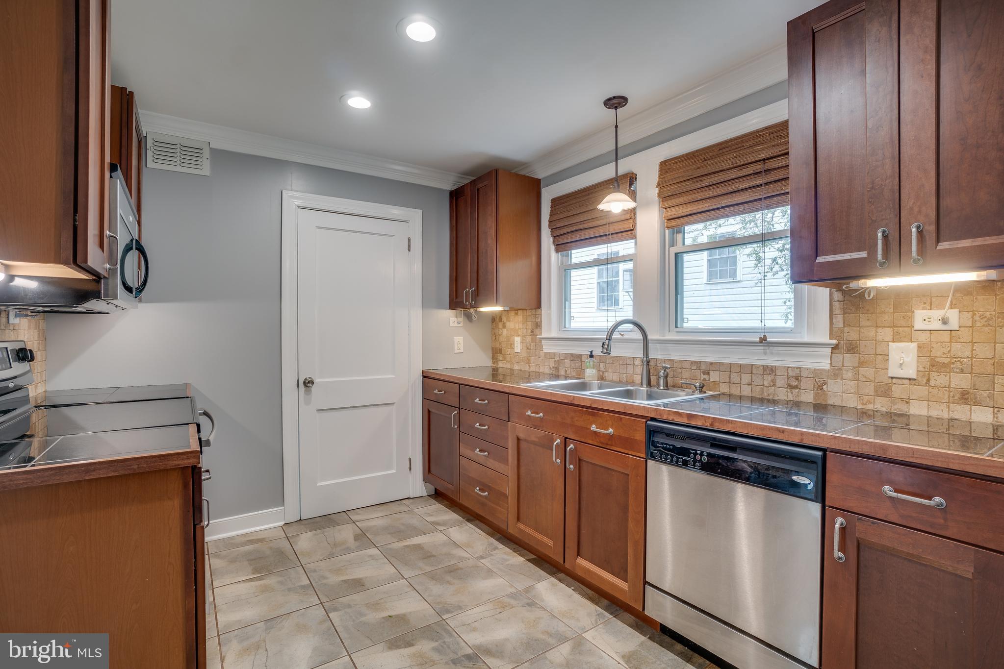 DOWNTOWN FREDERICKSBURG - Residential Lease