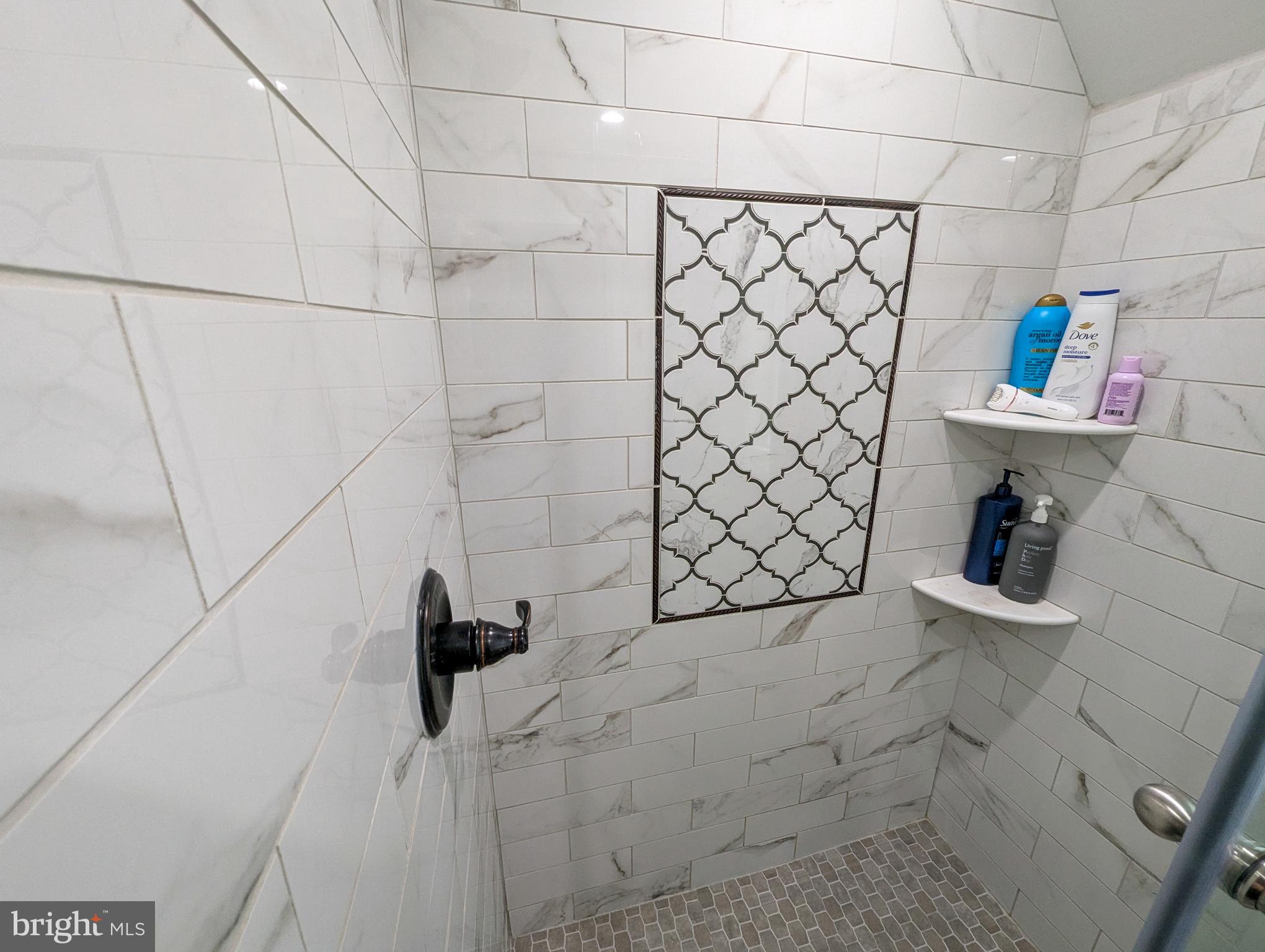 MEADOW BROOK - Residential