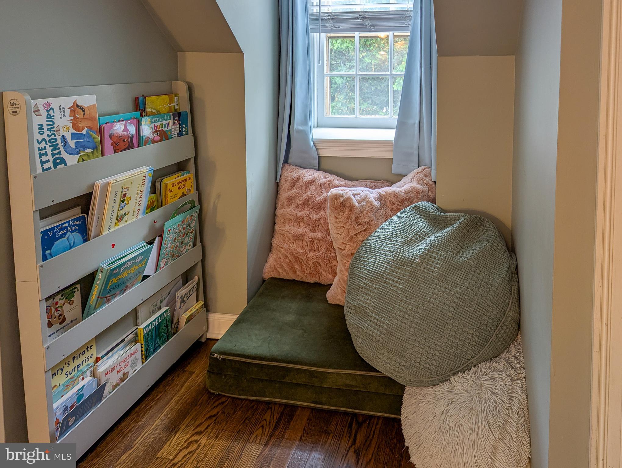 MEADOW BROOK - Residential