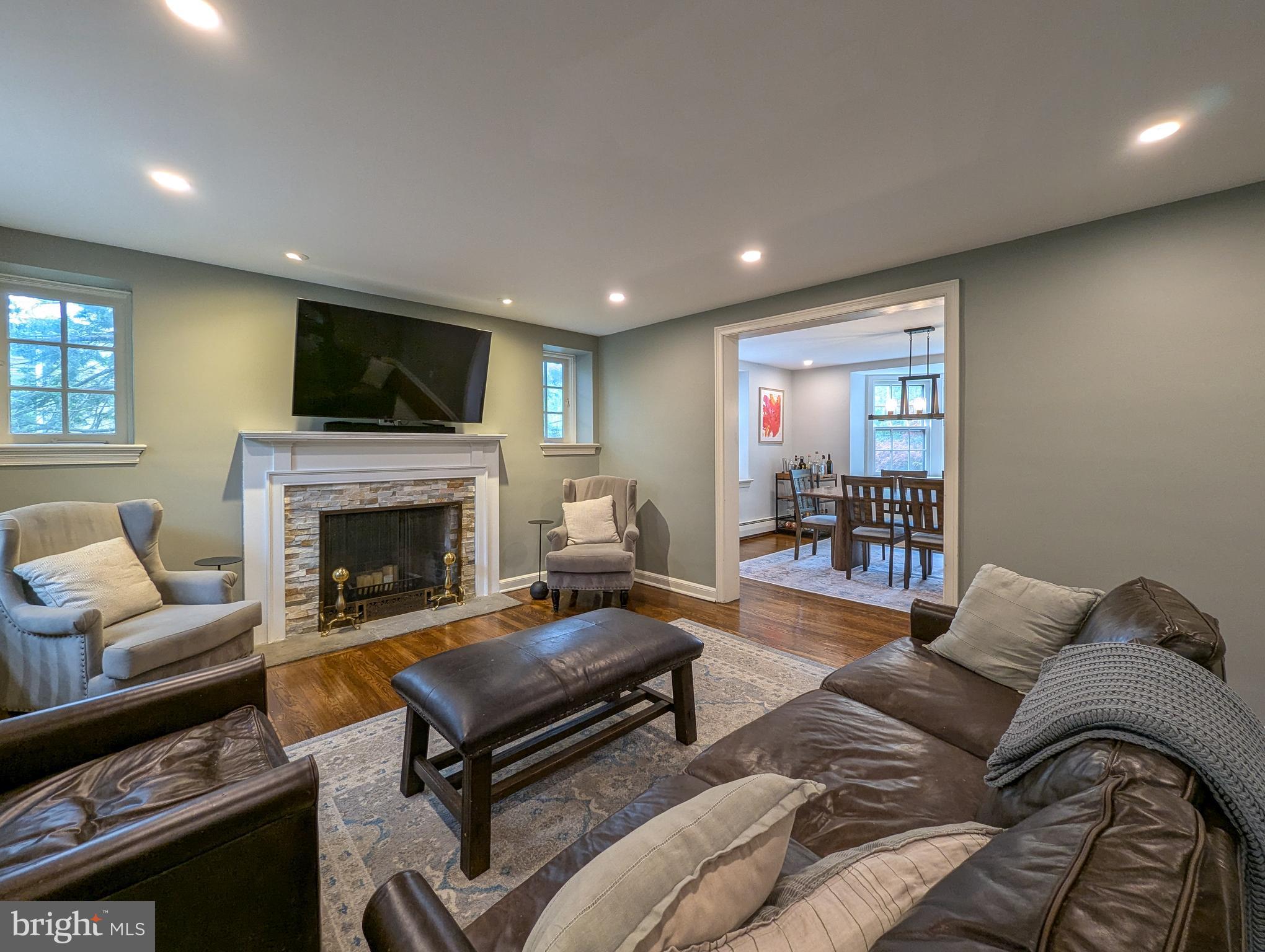 MEADOW BROOK - Residential