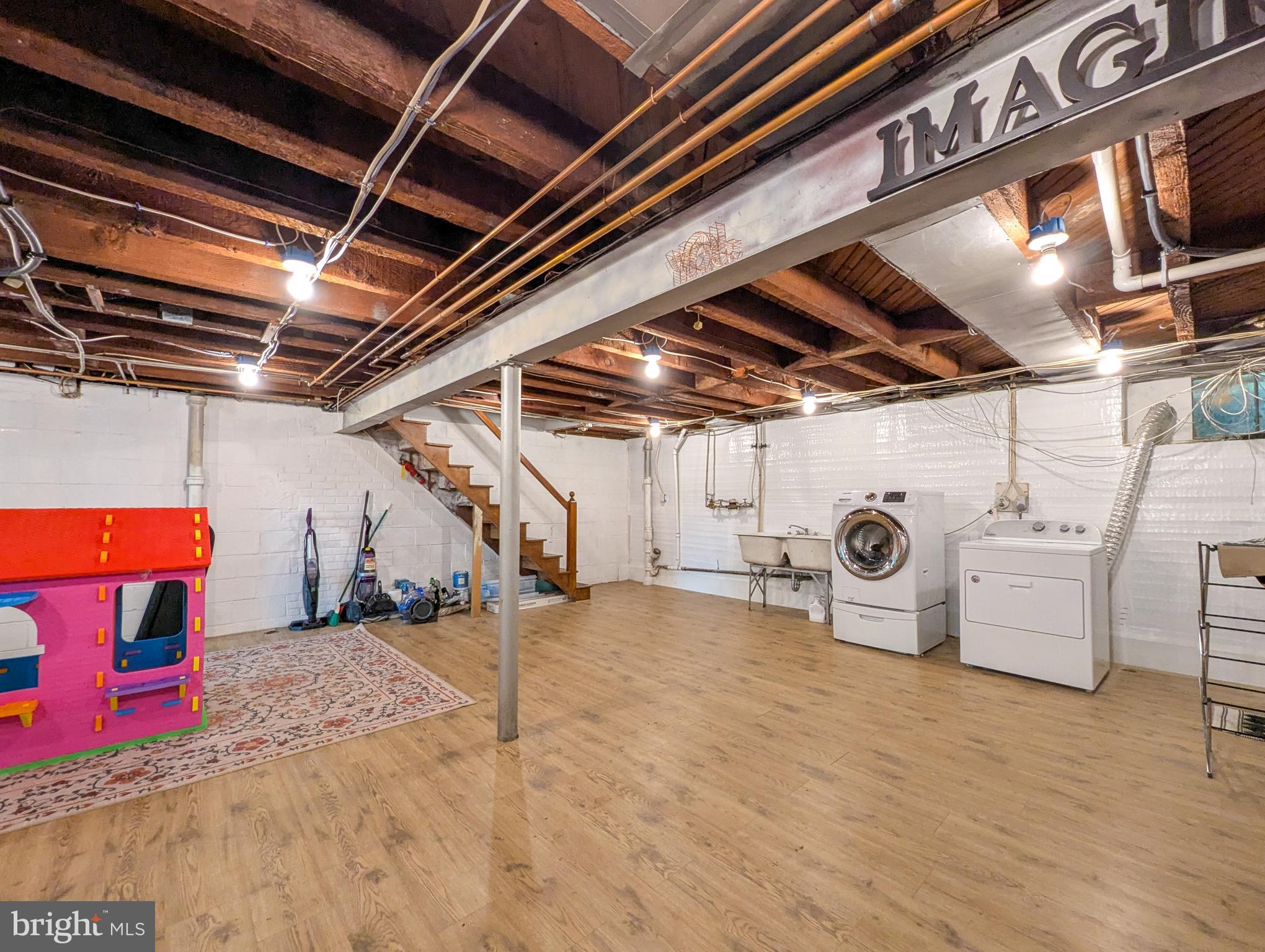 MEADOW BROOK - Residential