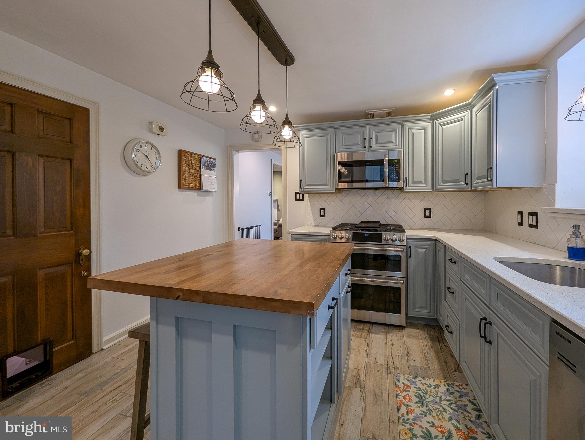 MEADOW BROOK - Residential