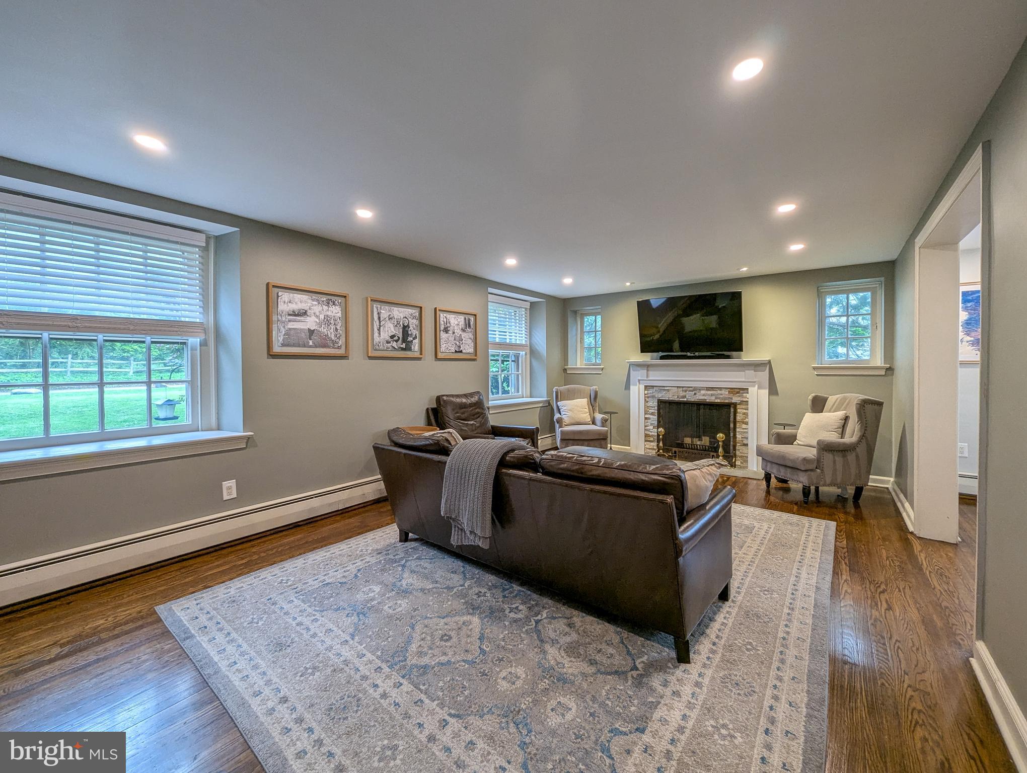 MEADOW BROOK - Residential