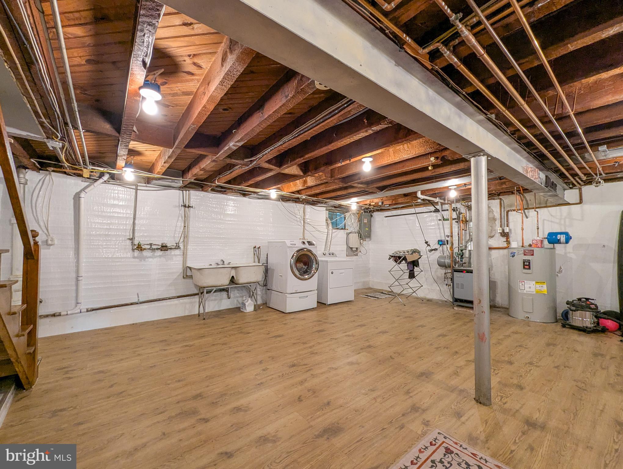 MEADOW BROOK - Residential