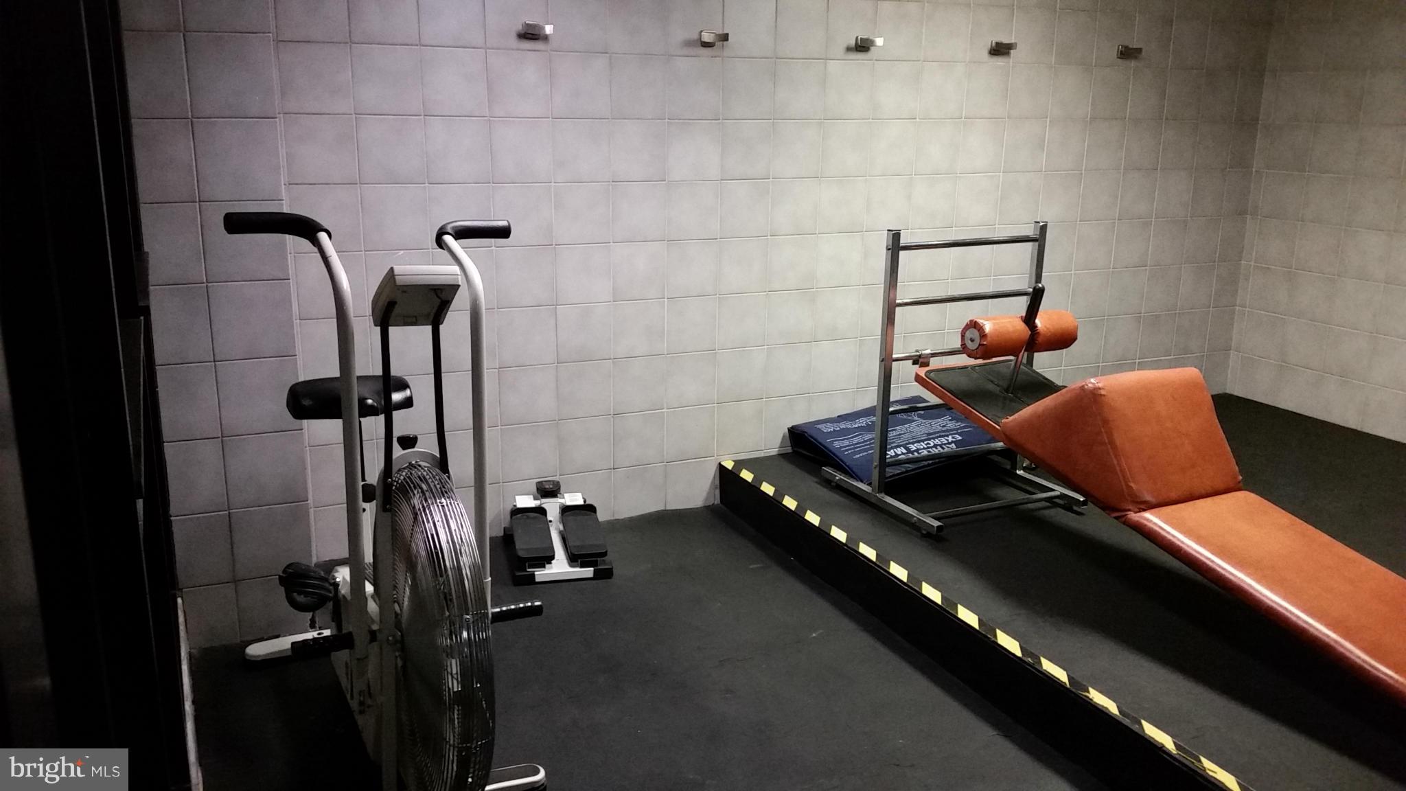 ENCORE OF MCLEAN - Residential Lease