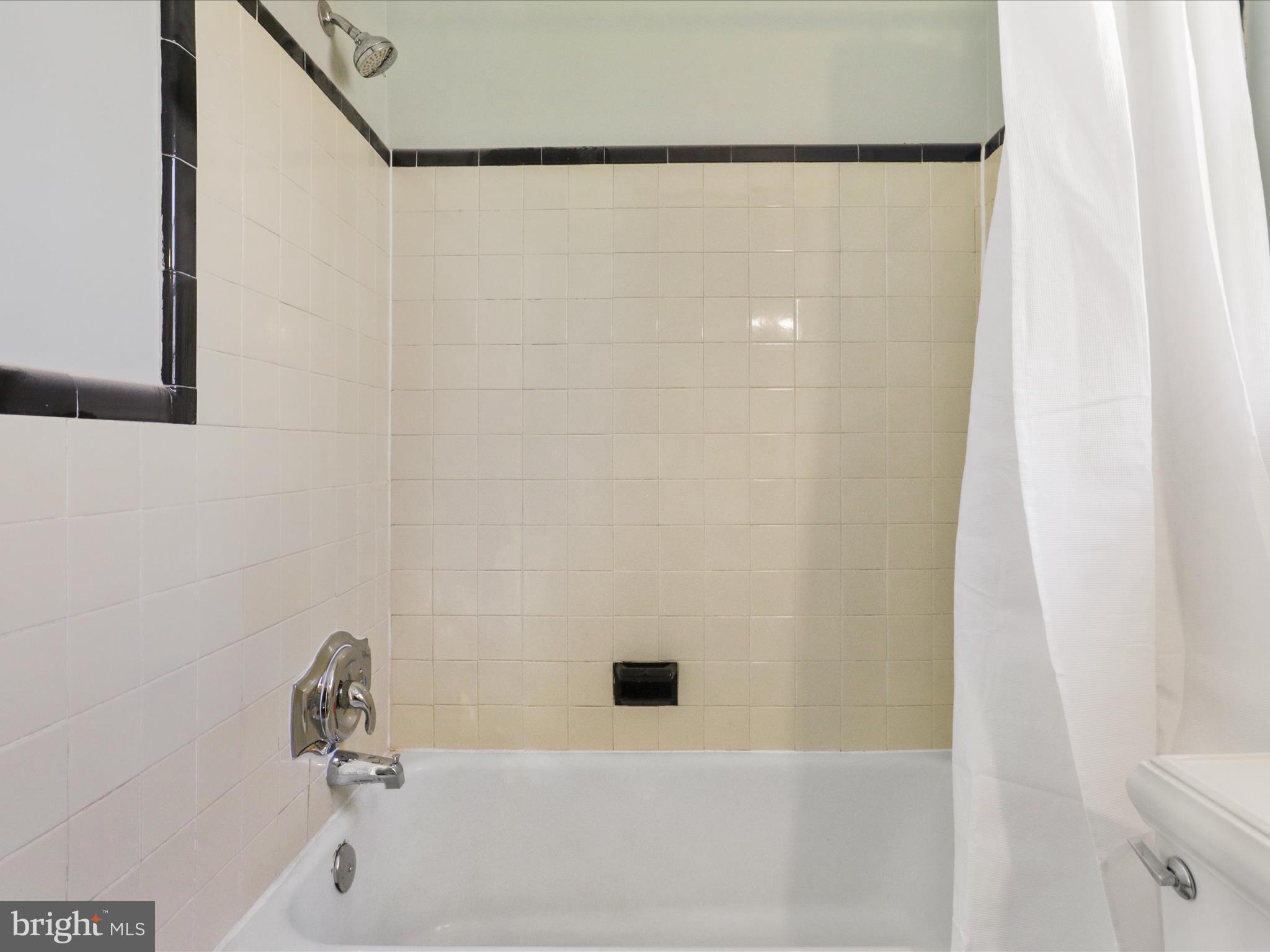 OAKLAND TERRACE - Residential