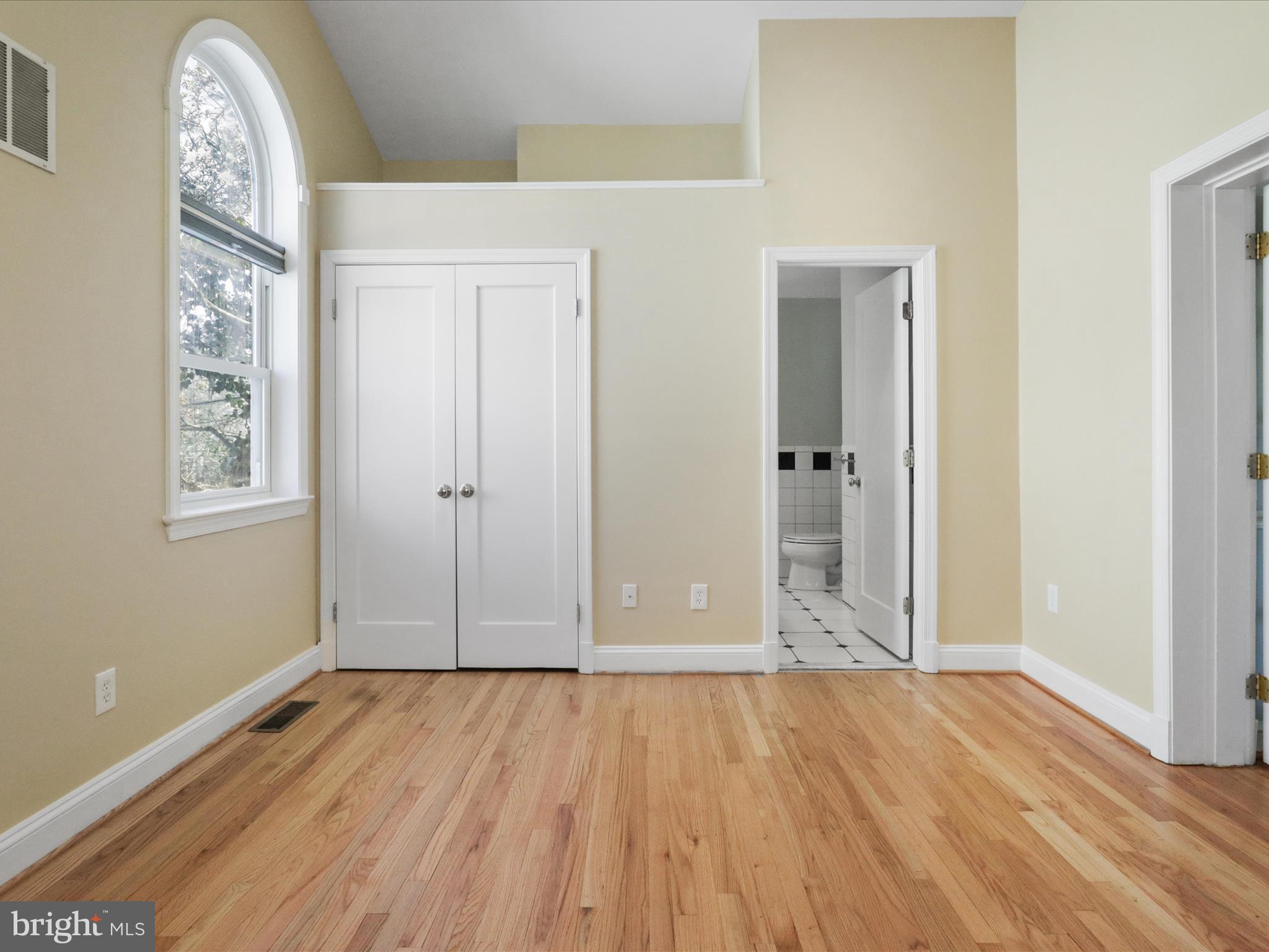 OAKLAND TERRACE - Residential