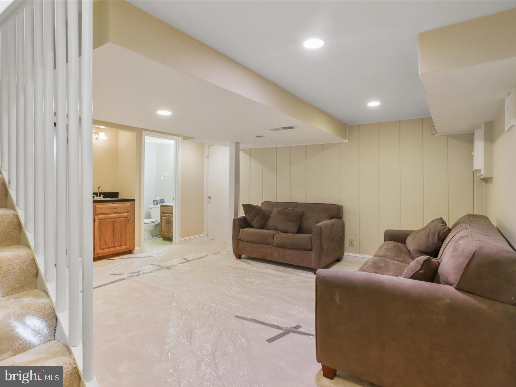 OAKLAND TERRACE - Residential