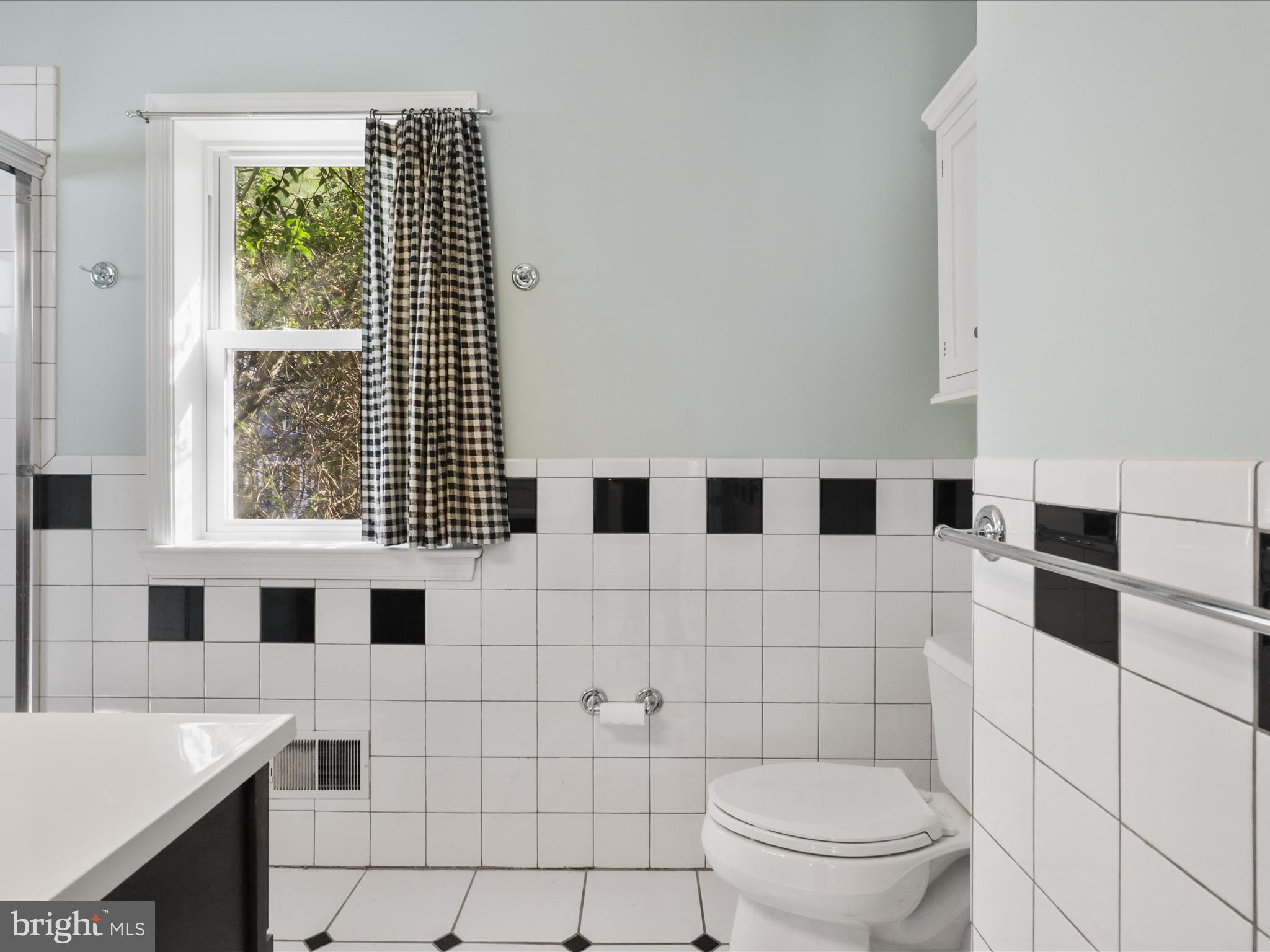 OAKLAND TERRACE - Residential