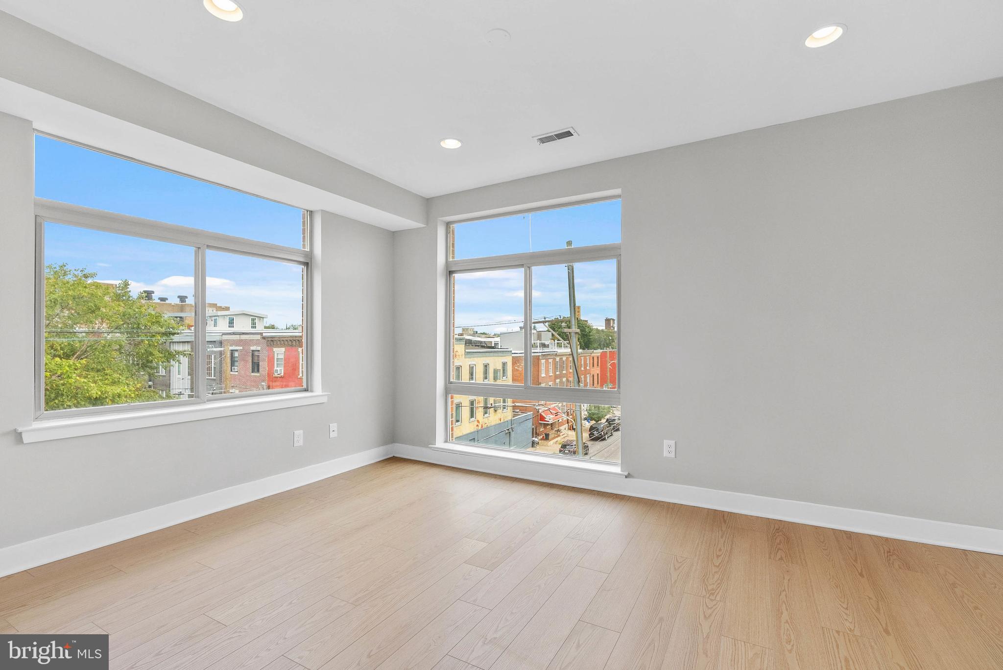 OLDE KENSINGTON - Residential