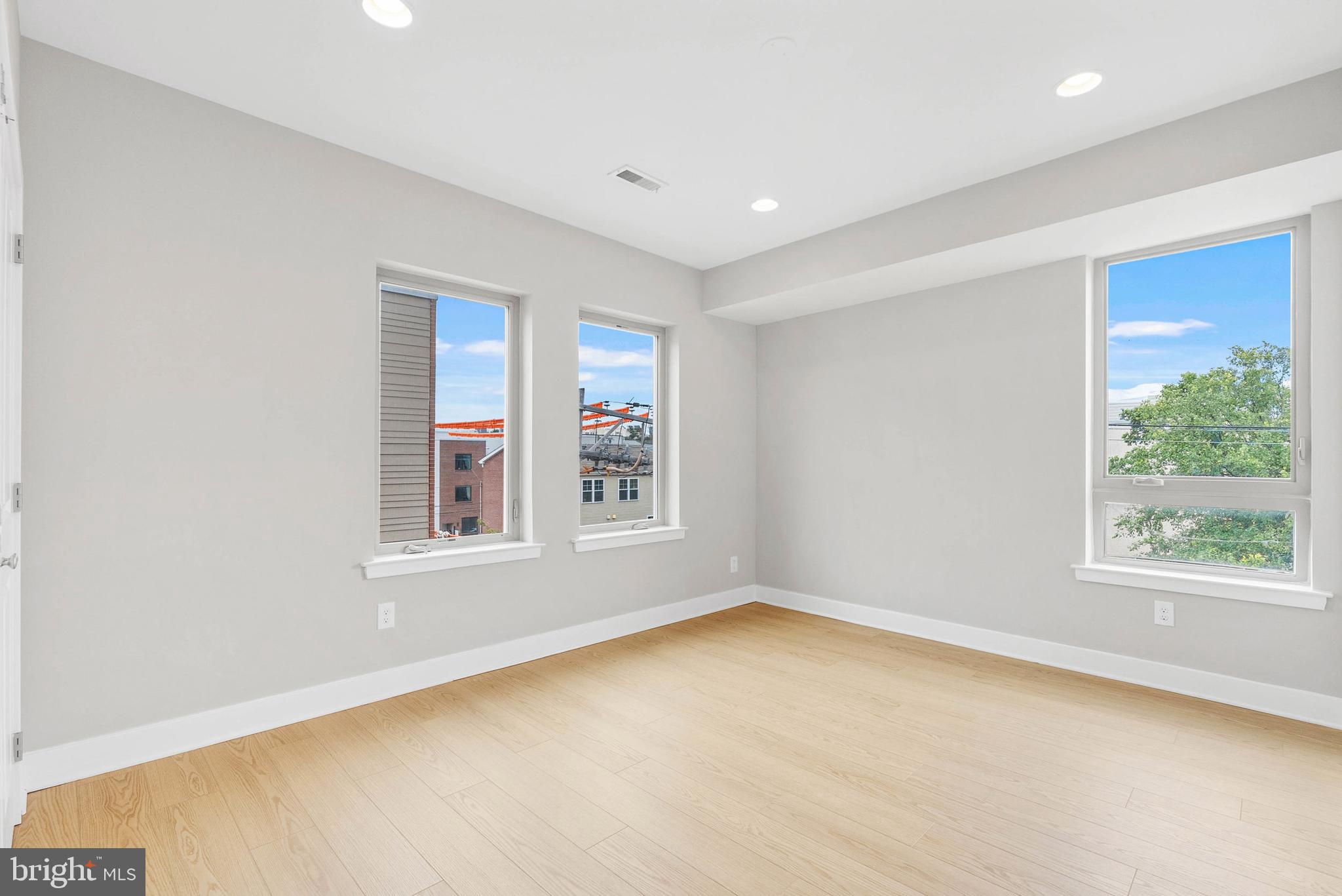 OLDE KENSINGTON - Residential