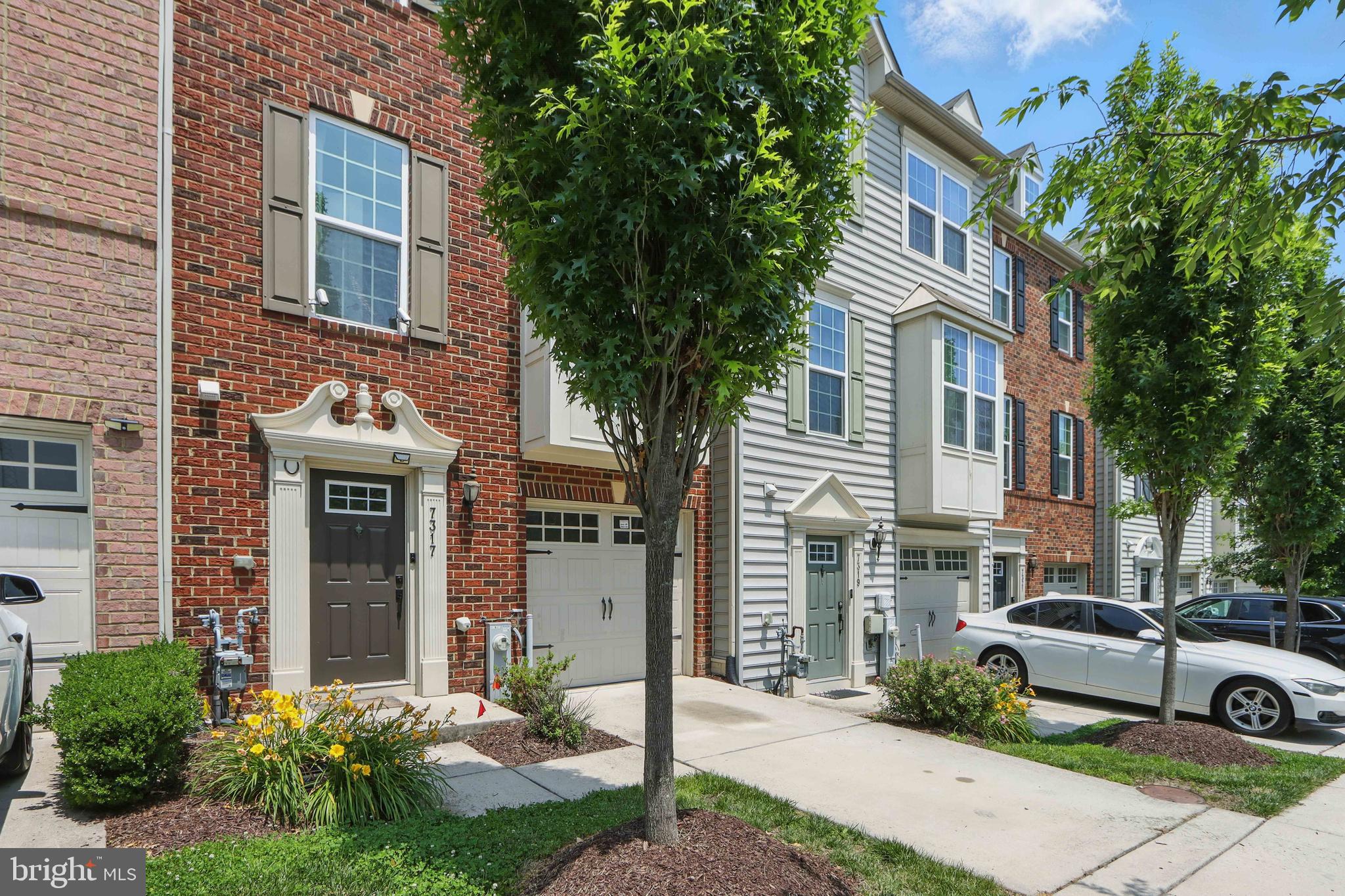 HOWARD SQUARE - Residential Lease