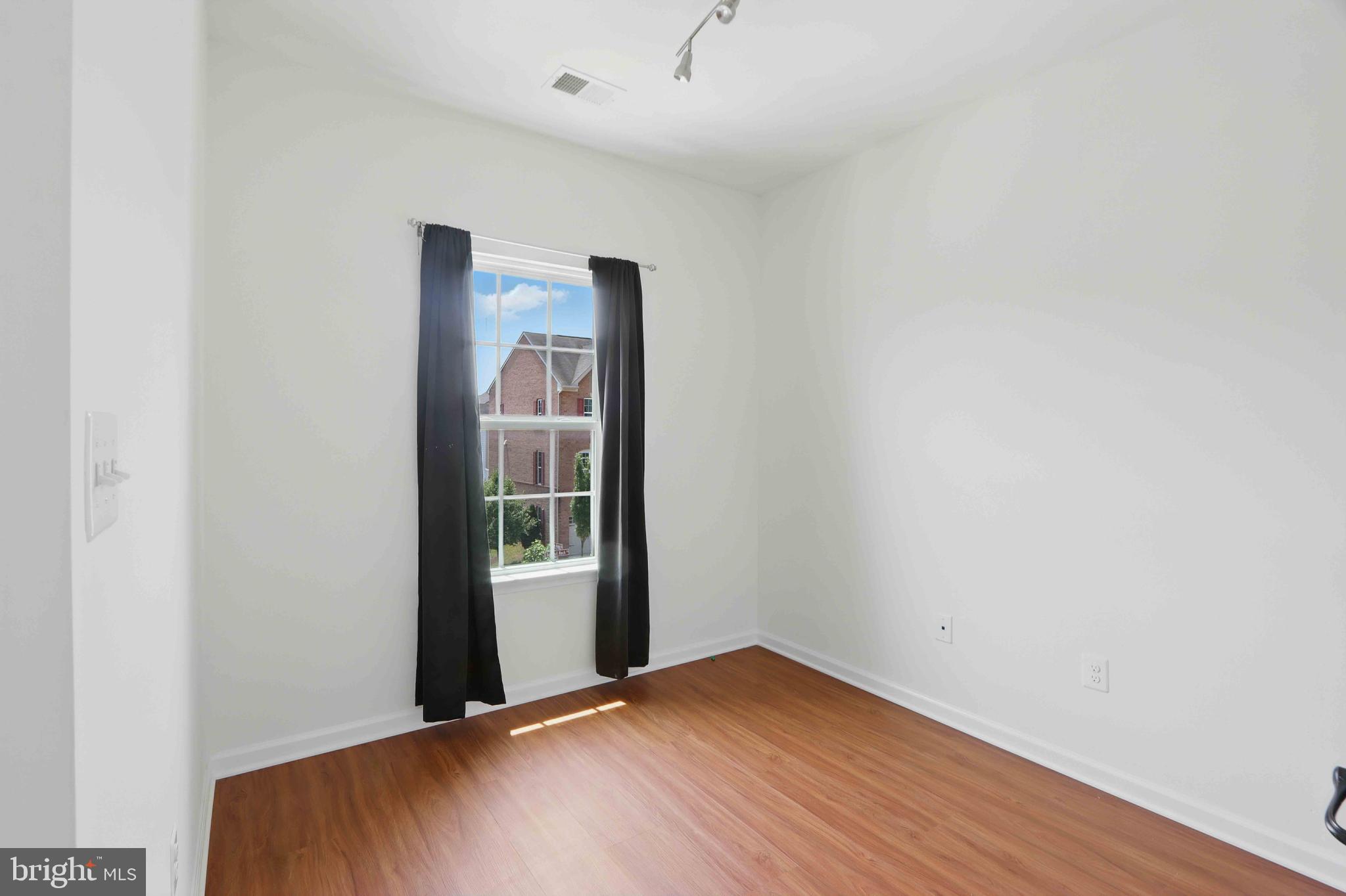 HOWARD SQUARE - Residential Lease