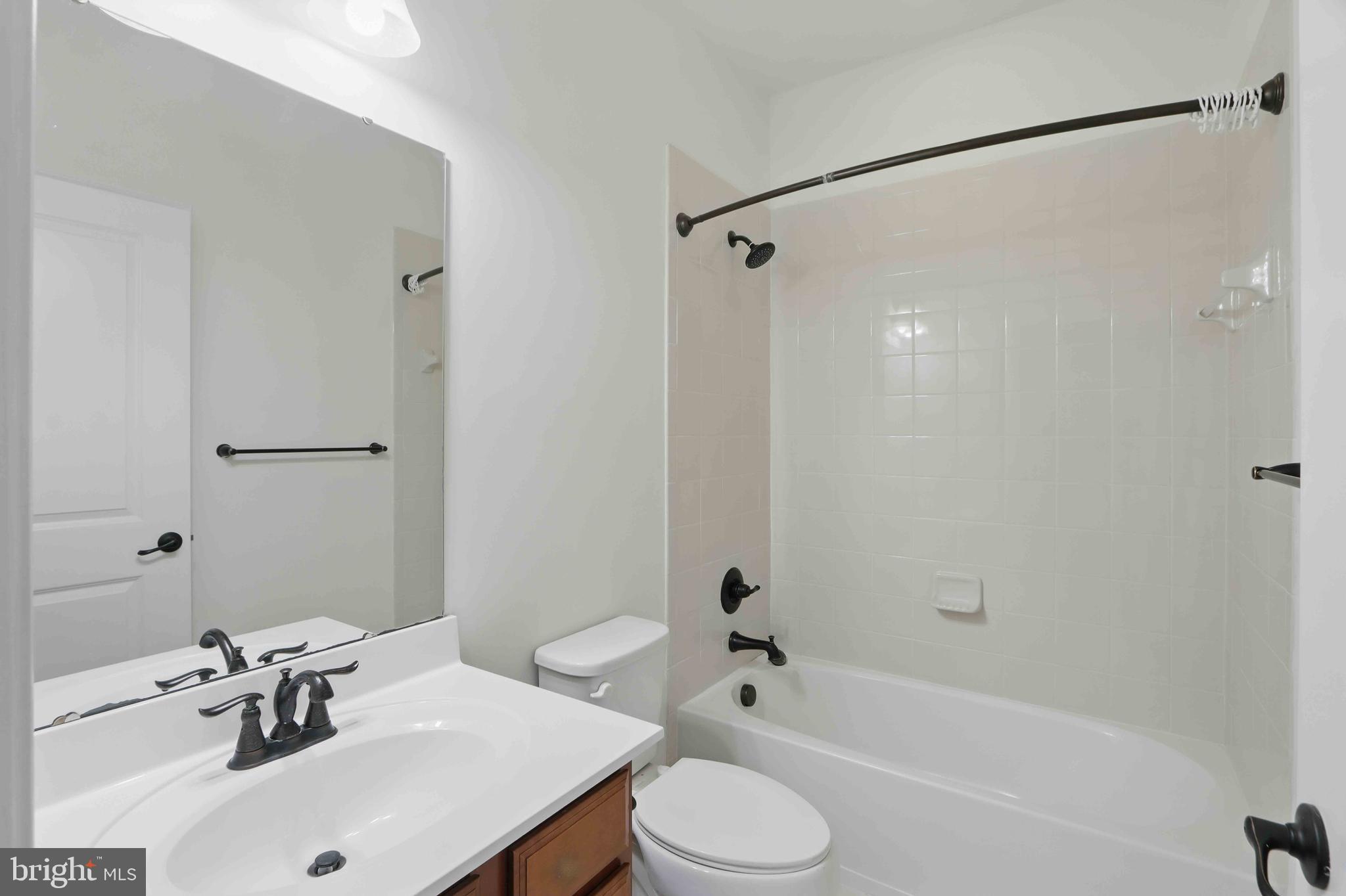 HOWARD SQUARE - Residential Lease