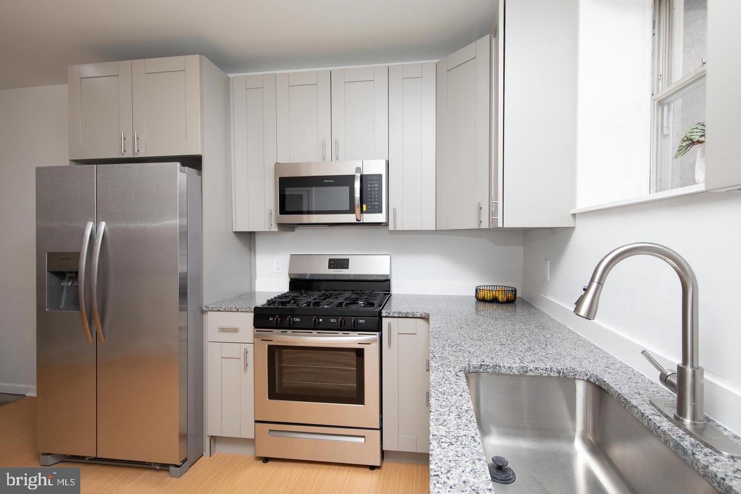 POINT BREEZE - Residential Lease