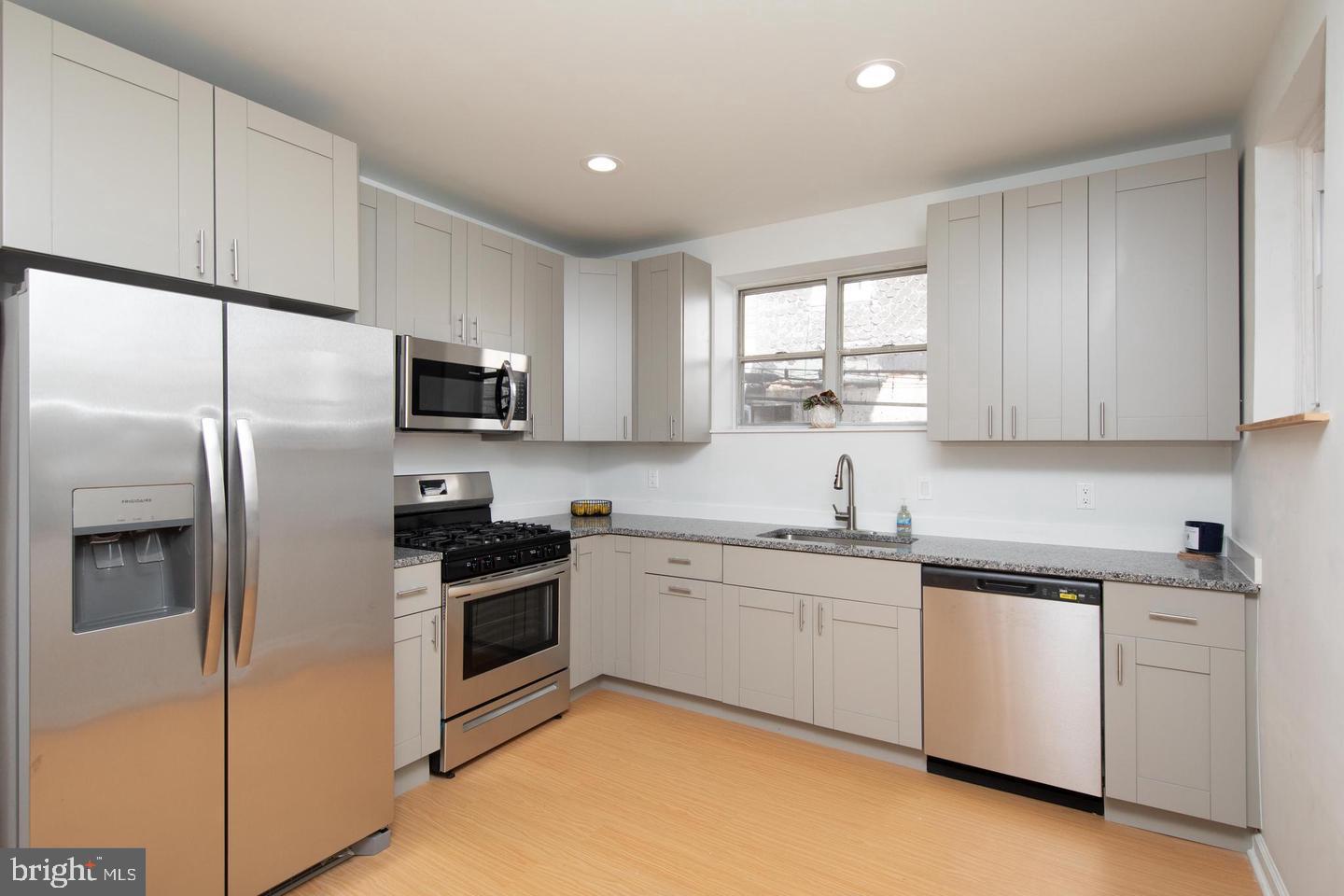 POINT BREEZE - Residential Lease