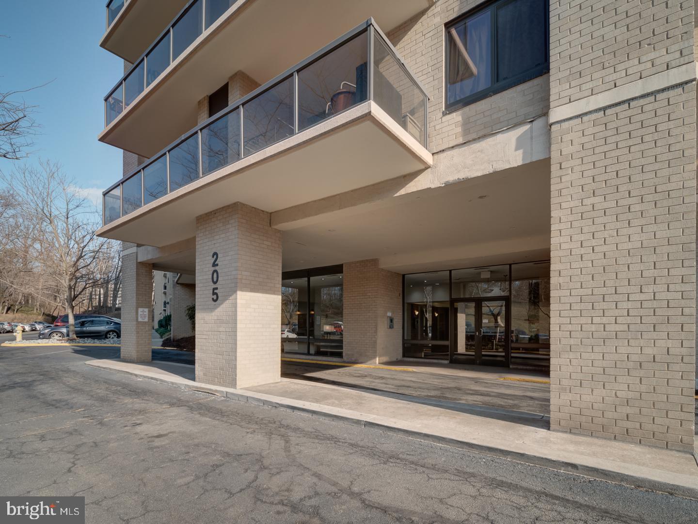 WATERGATE AT LANDMARK - Residential