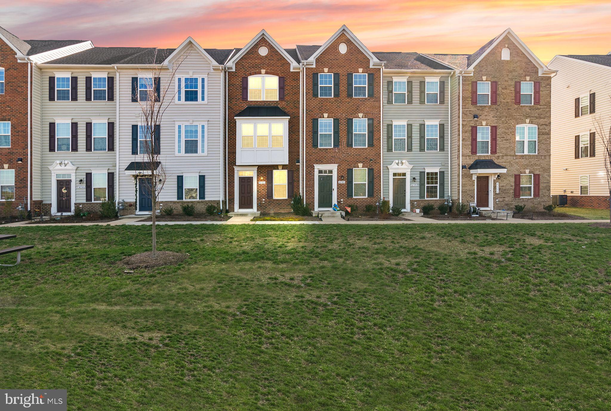 ARCOLA TOWN CENTER - Residential