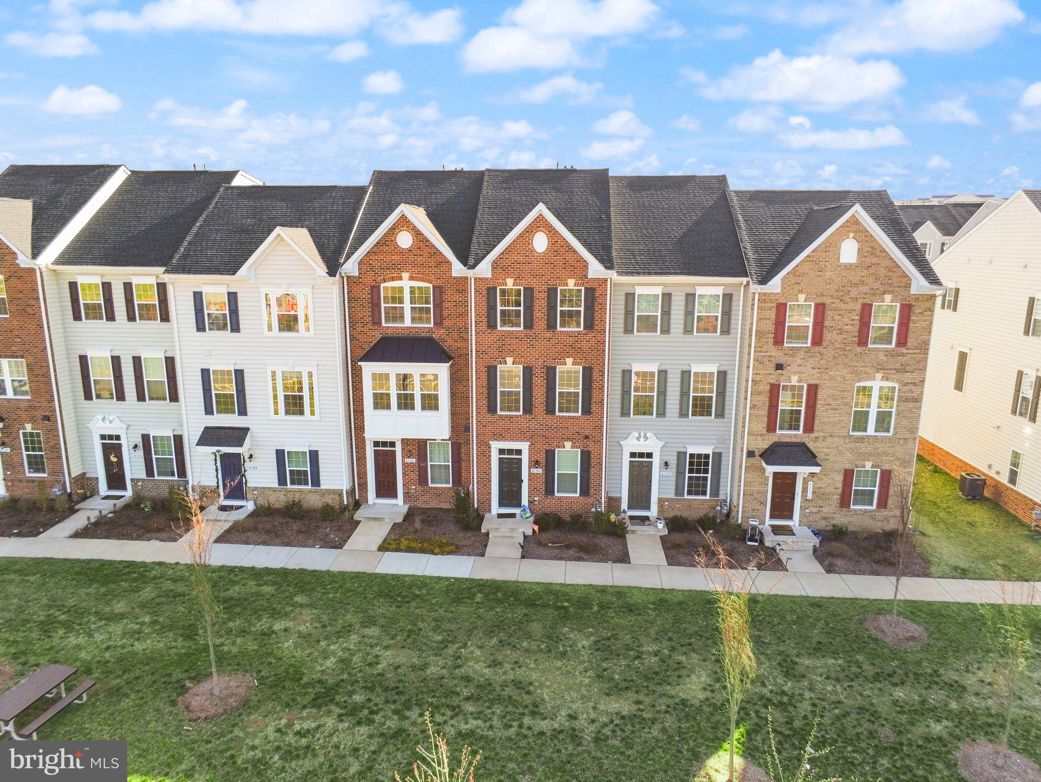 ARCOLA TOWN CENTER - Residential