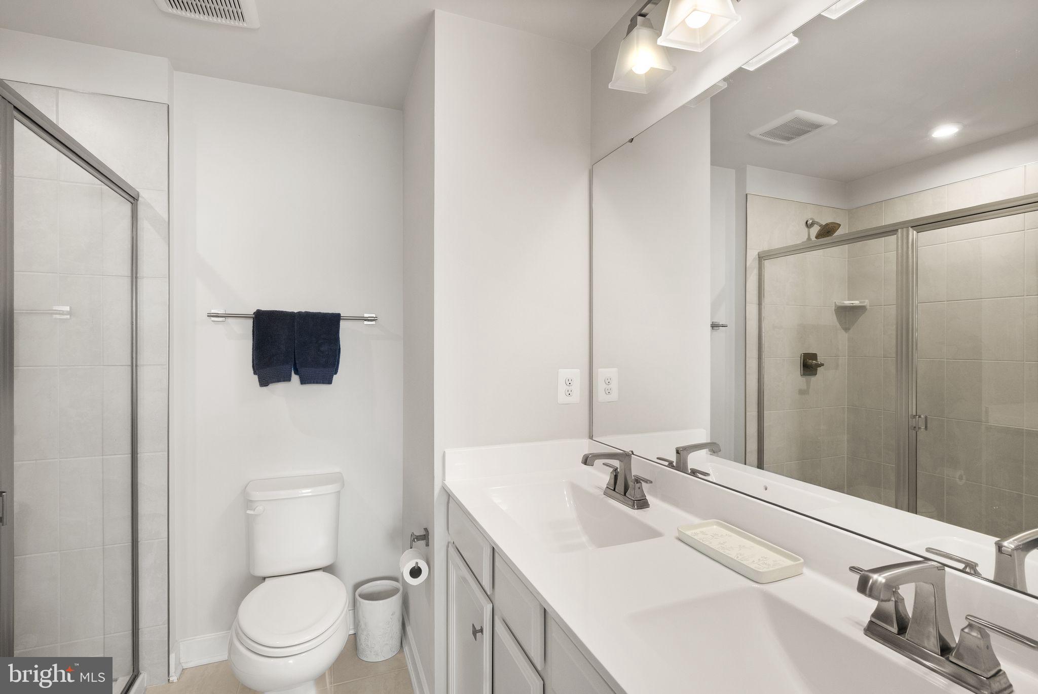 ARCOLA TOWN CENTER - Residential