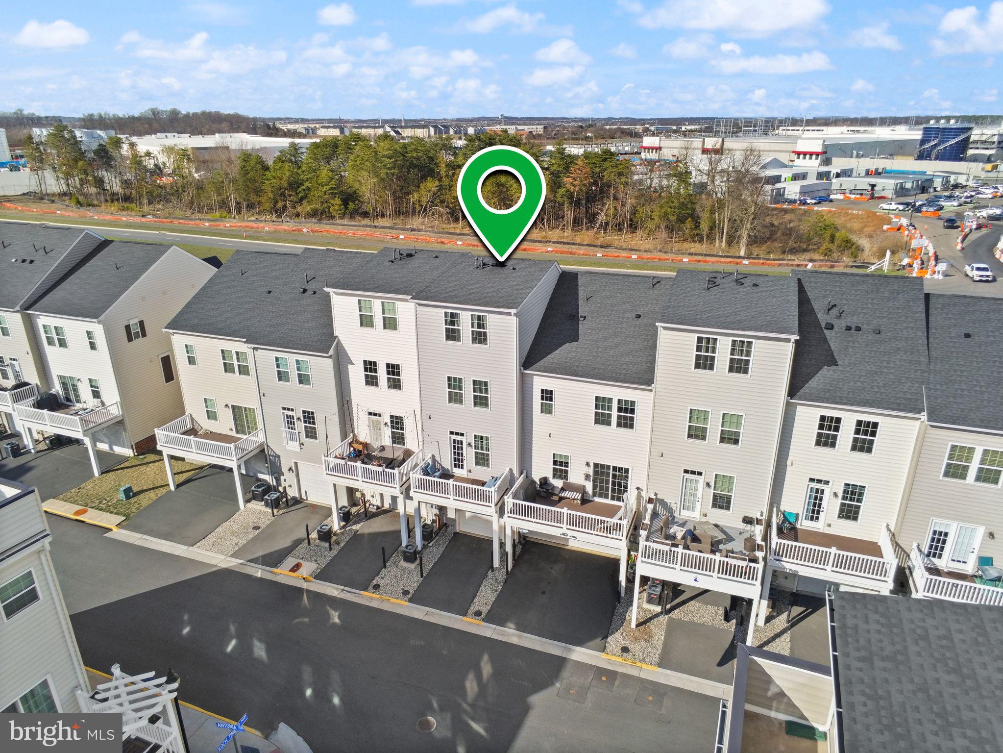 ARCOLA TOWN CENTER - Residential