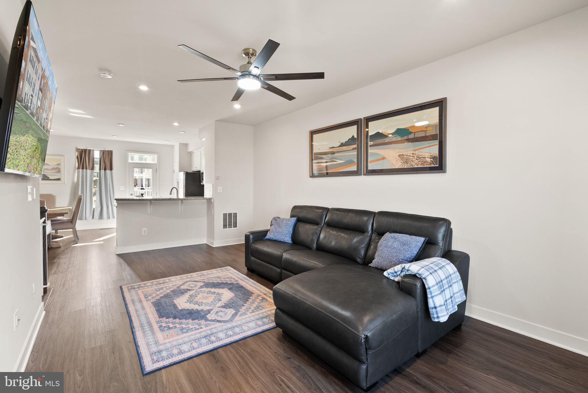 ARCOLA TOWN CENTER - Residential