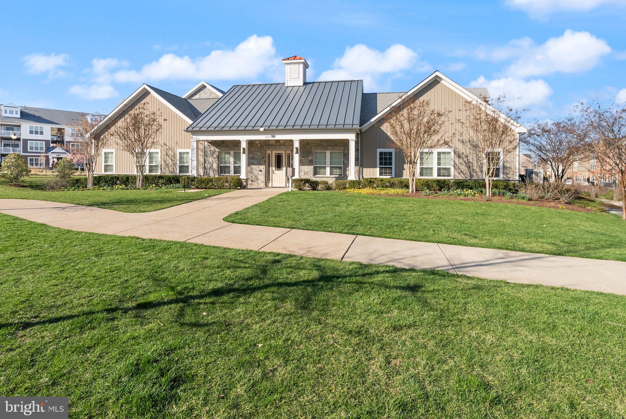 ARCOLA TOWN CENTER - Residential