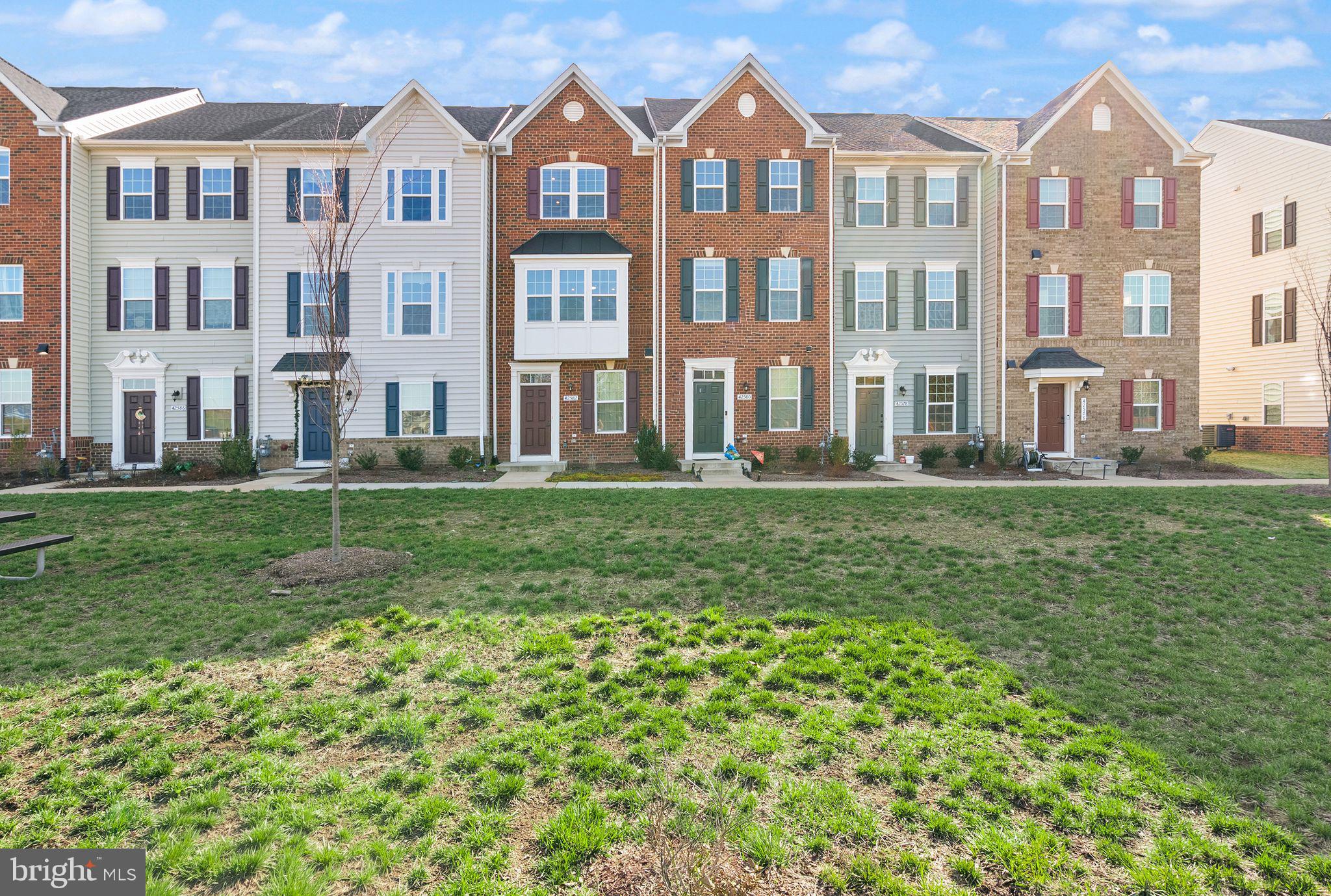 ARCOLA TOWN CENTER - Residential